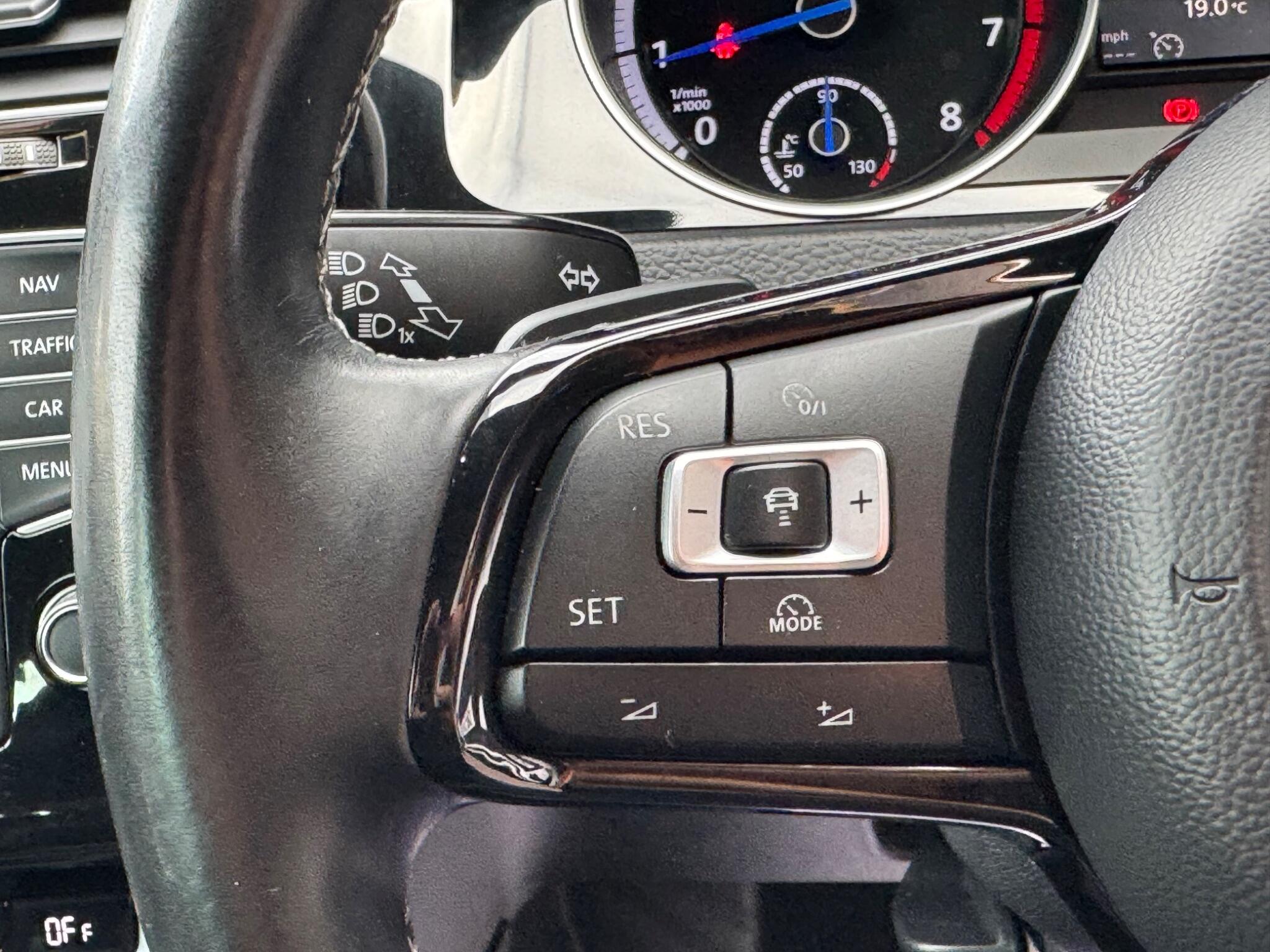 Volkswagen Golf view 19