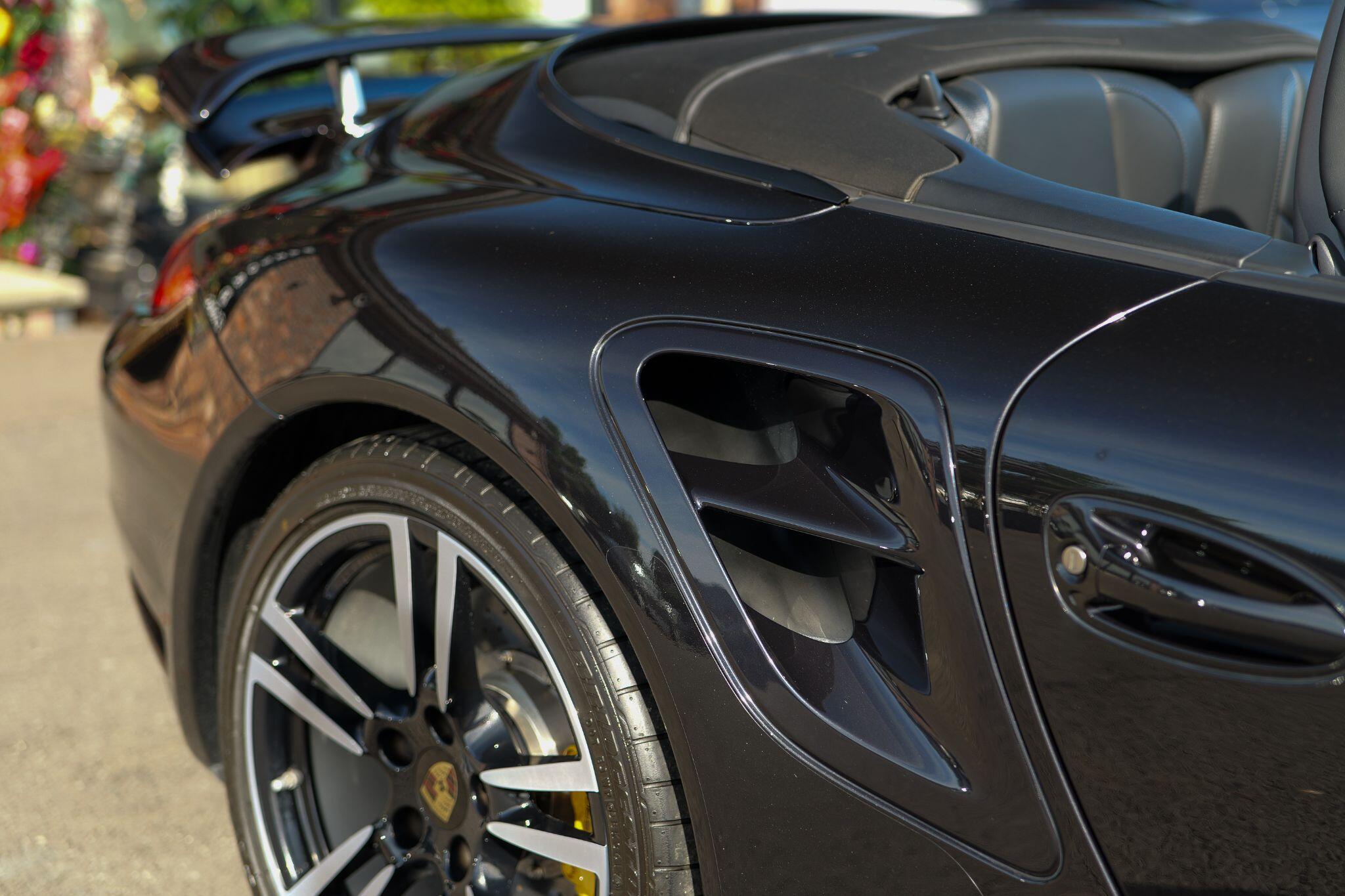 Porsche 911 view 12