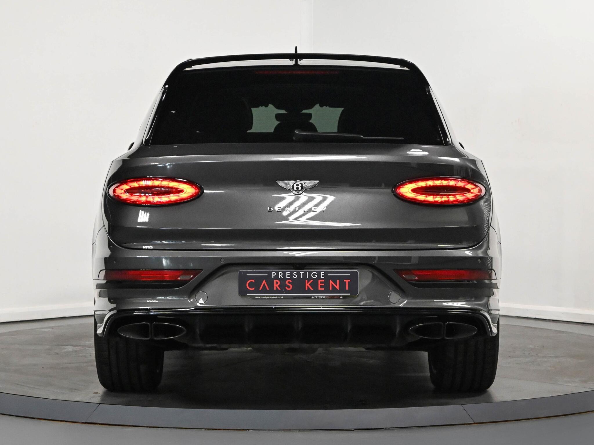 Bentley Bentayga view 28