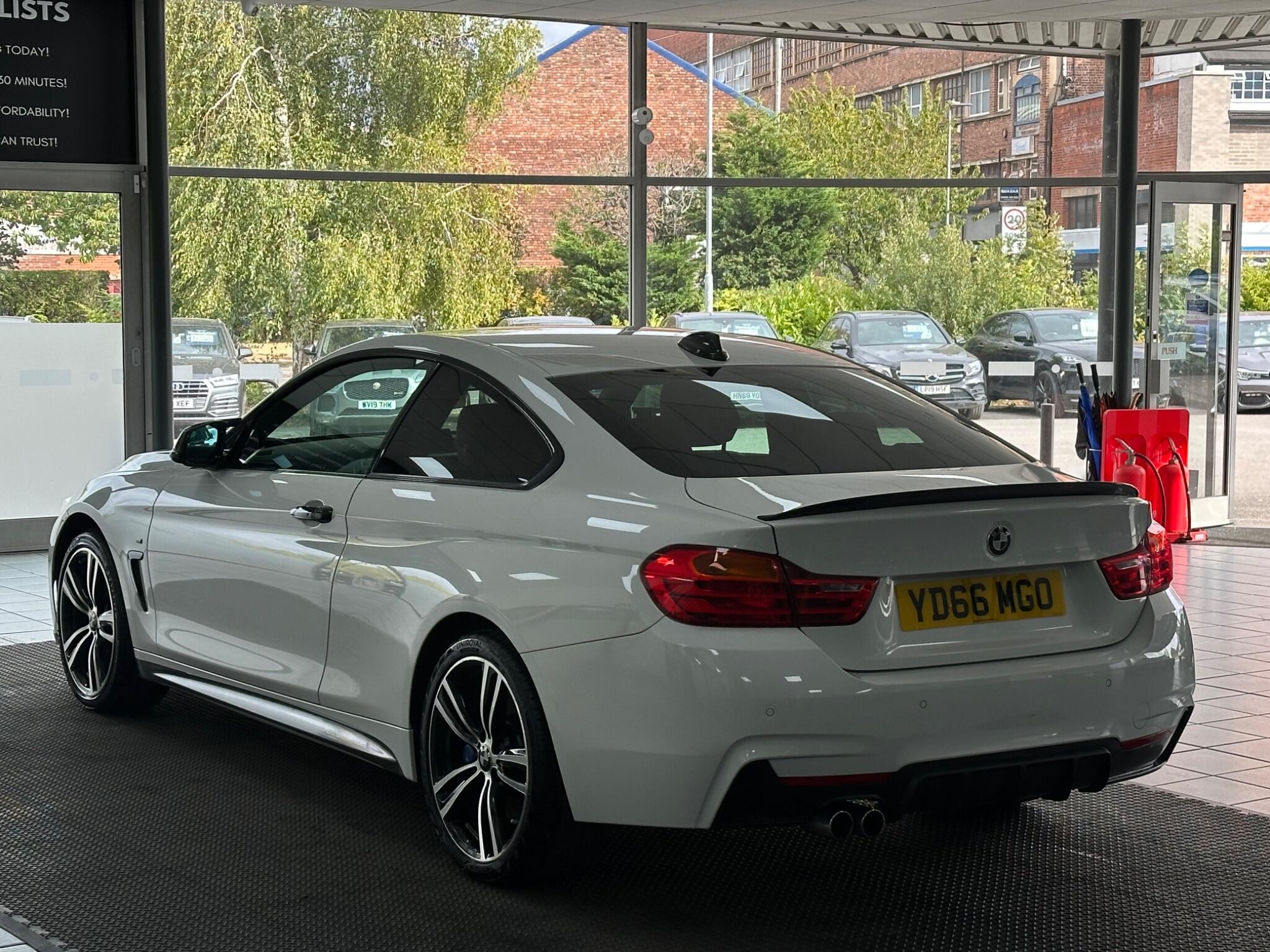 BMW 4 Series view 9