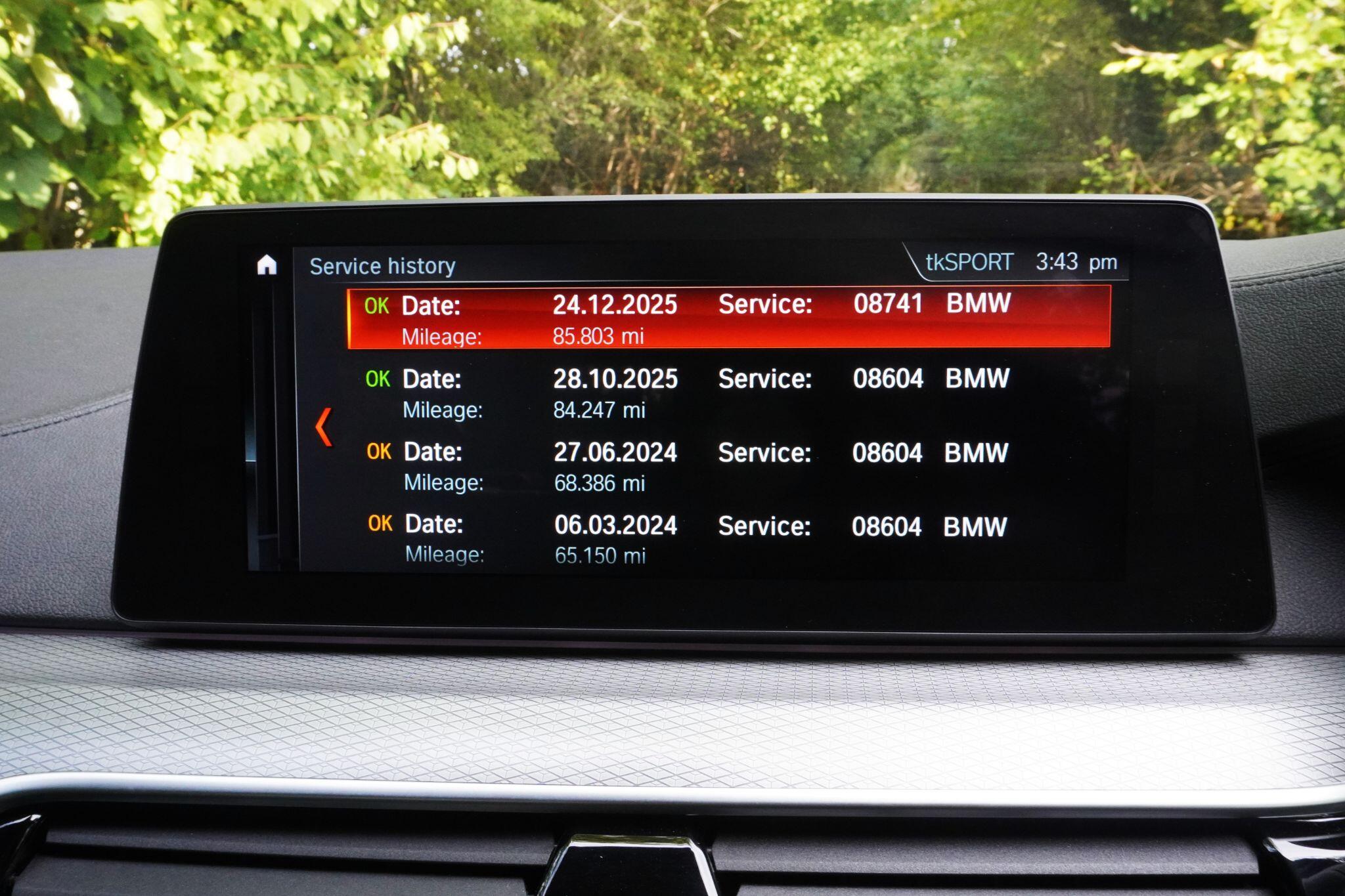 BMW 5 Series view 37