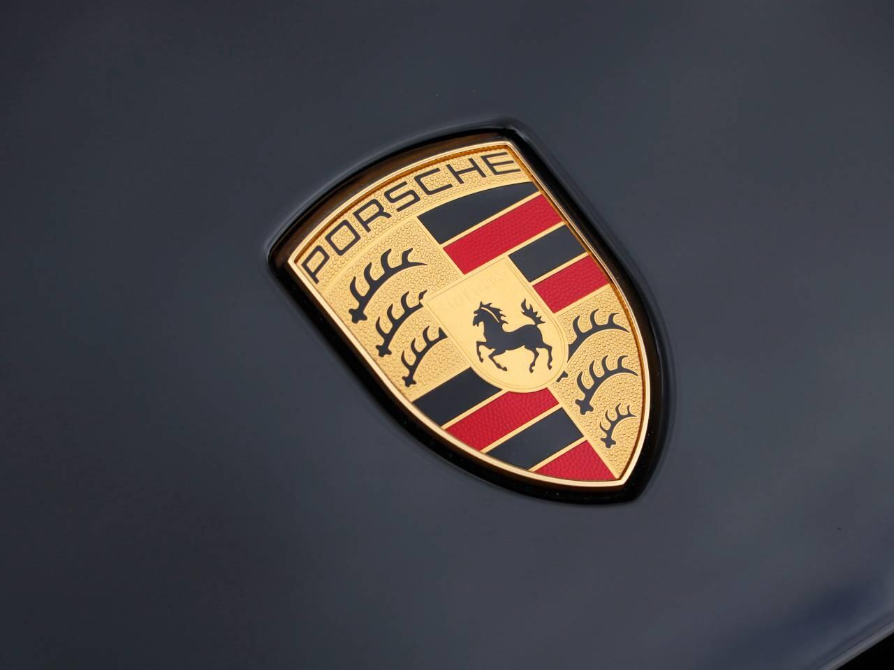 Porsche Cayenne view 11