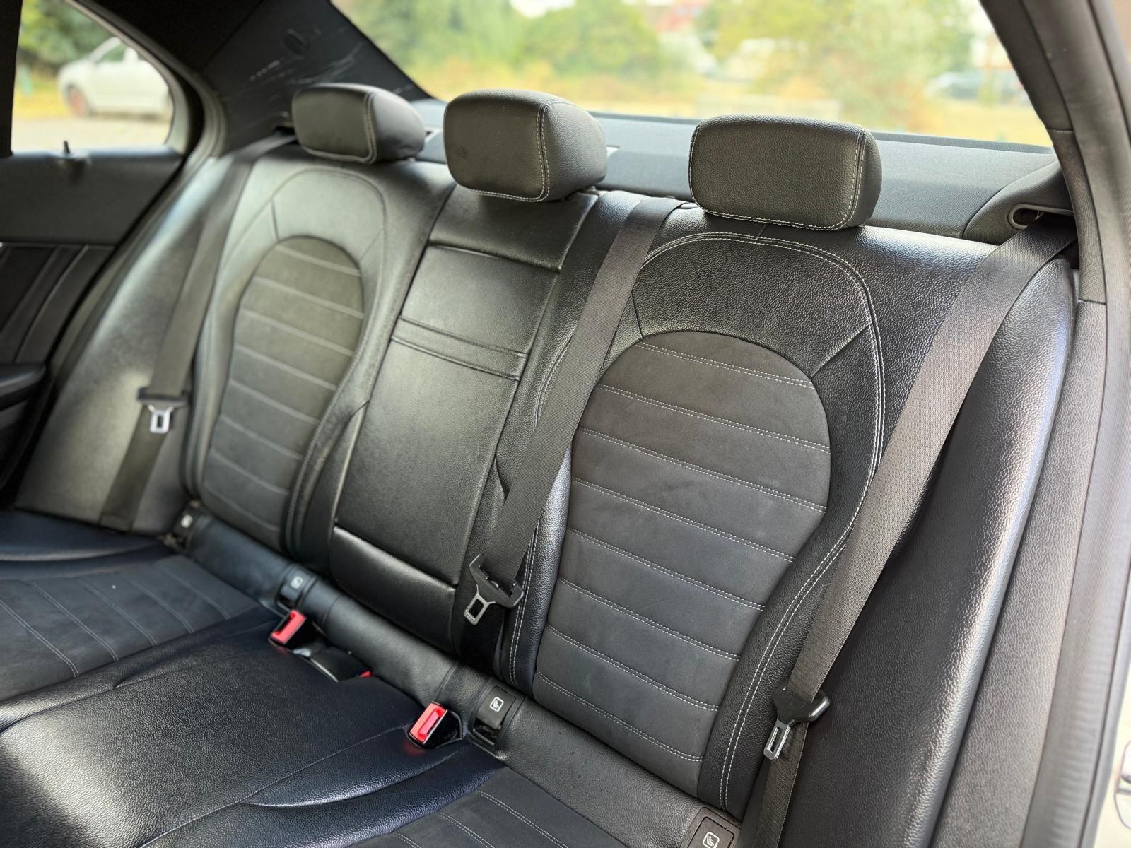 Mercedes-Benz C-Class view 38