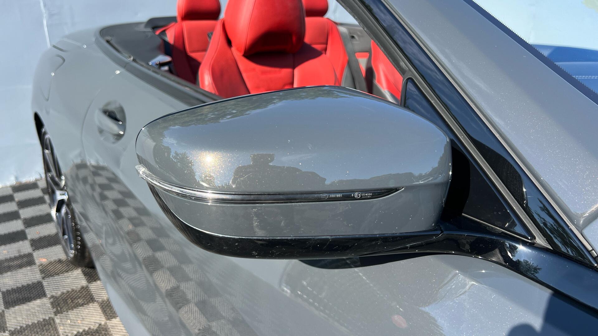 BMW 8 Series view 26