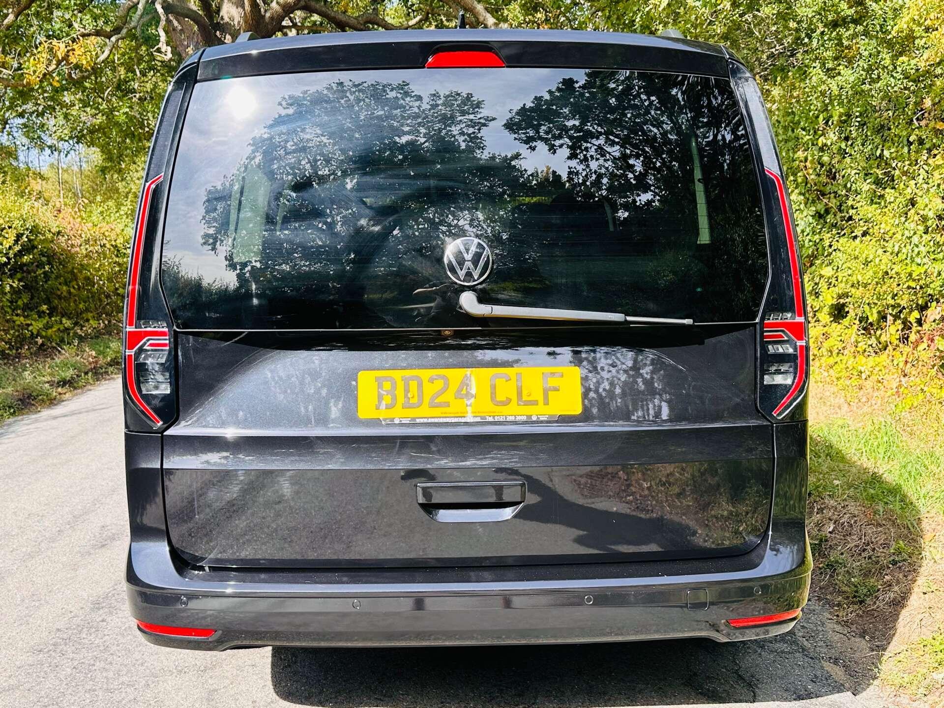 Volkswagen Caddy Maxi view 41