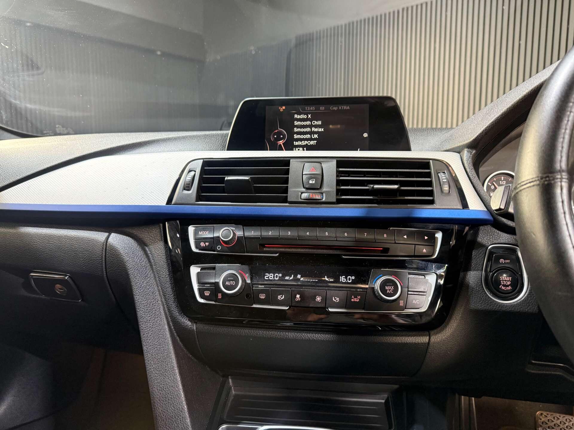 BMW 3 Series view 30