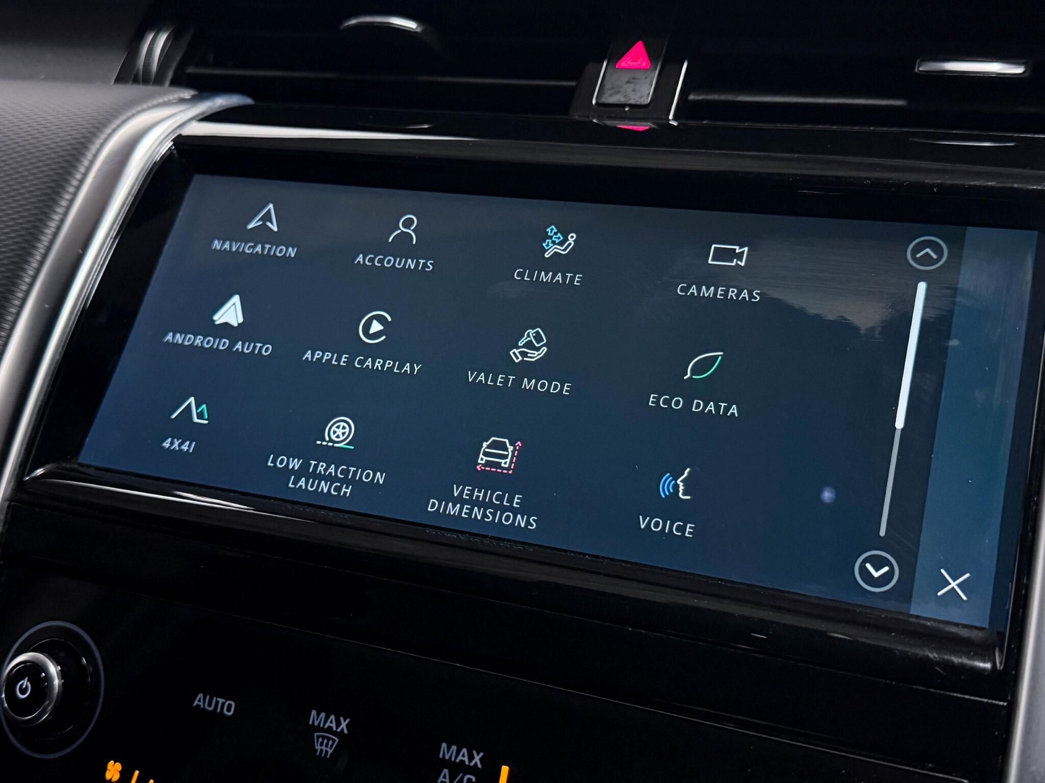 Land Rover Discovery Sport view 42