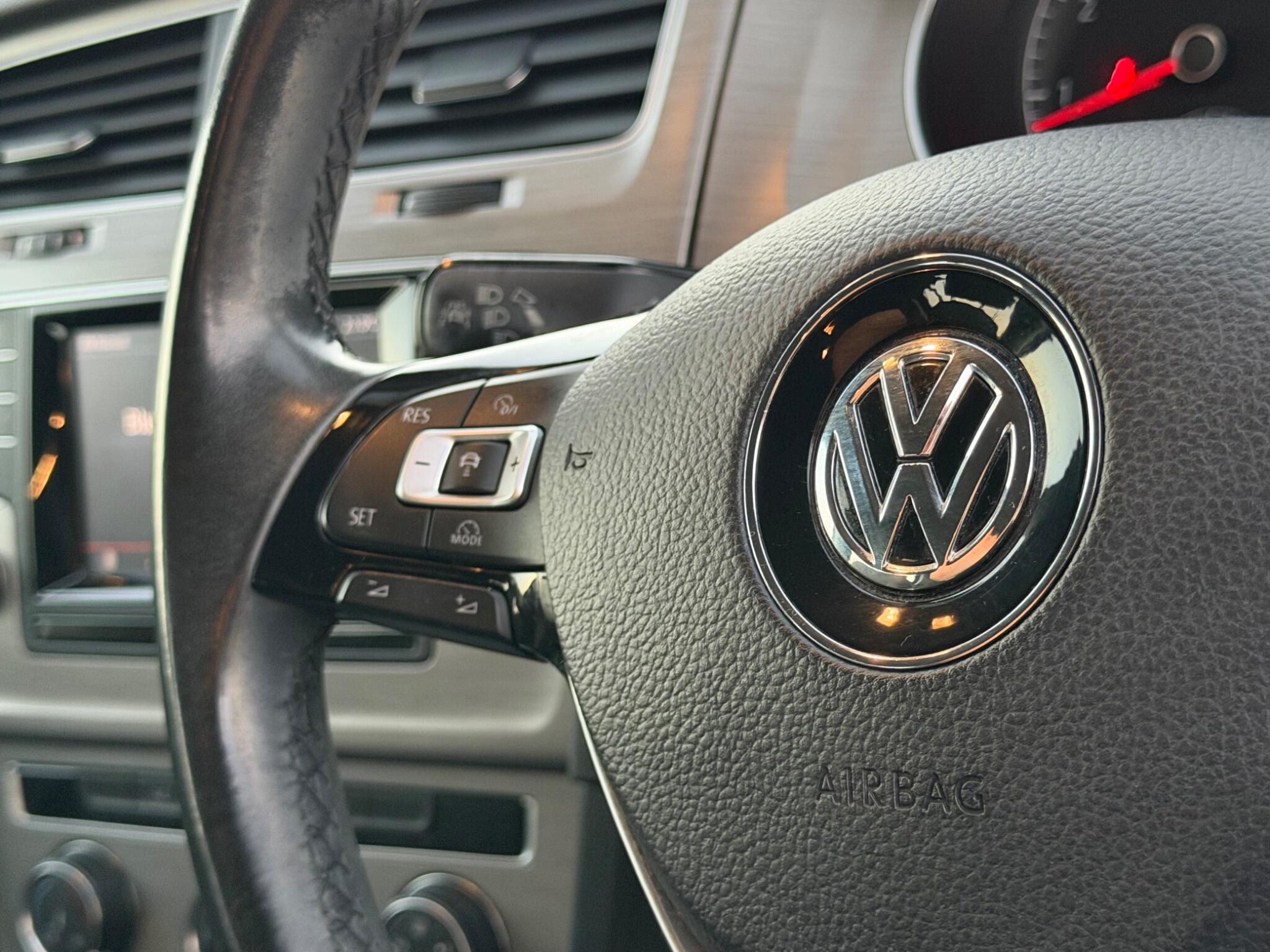 Volkswagen Golf view 22