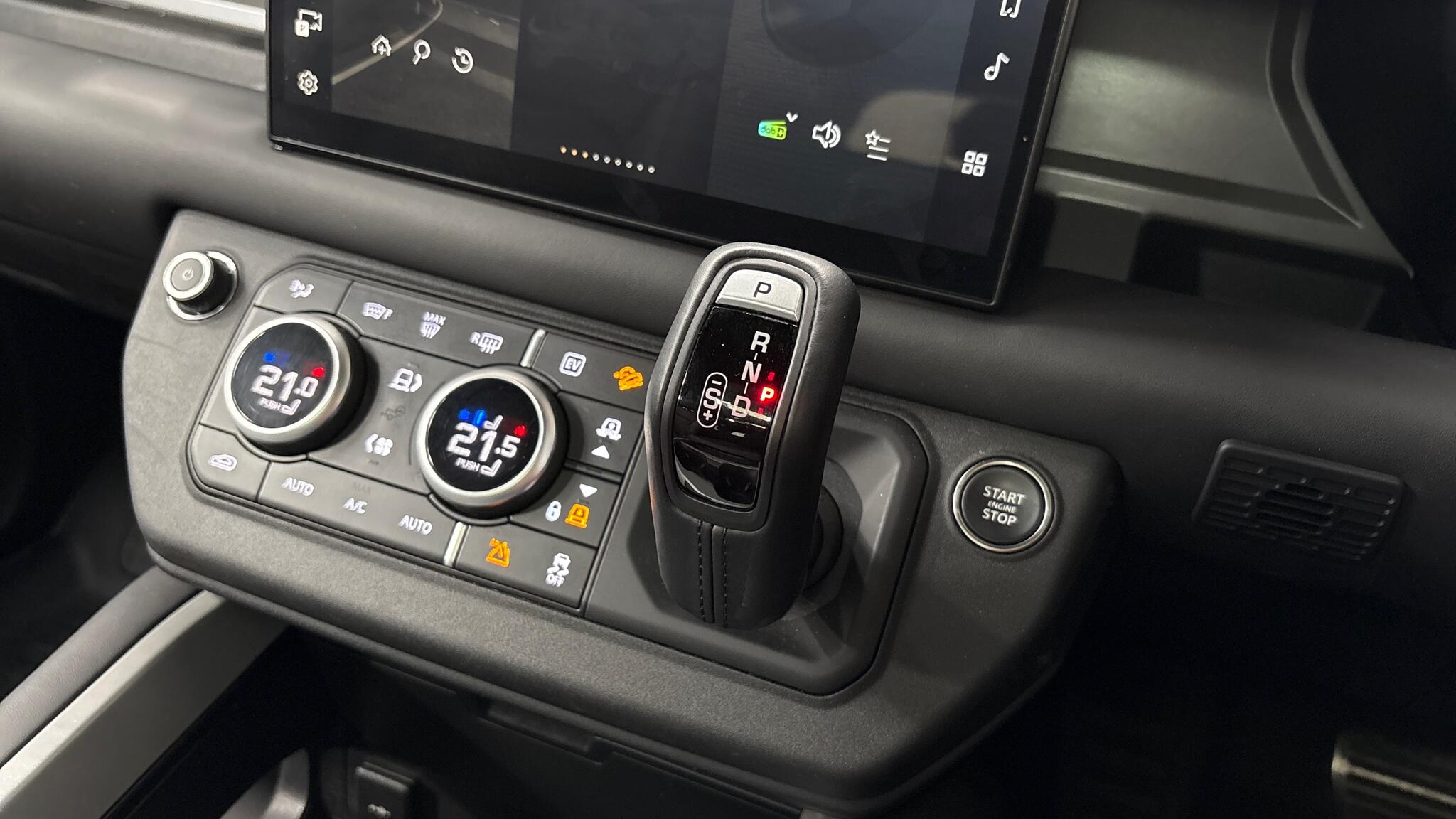 Land Rover Defender view 13