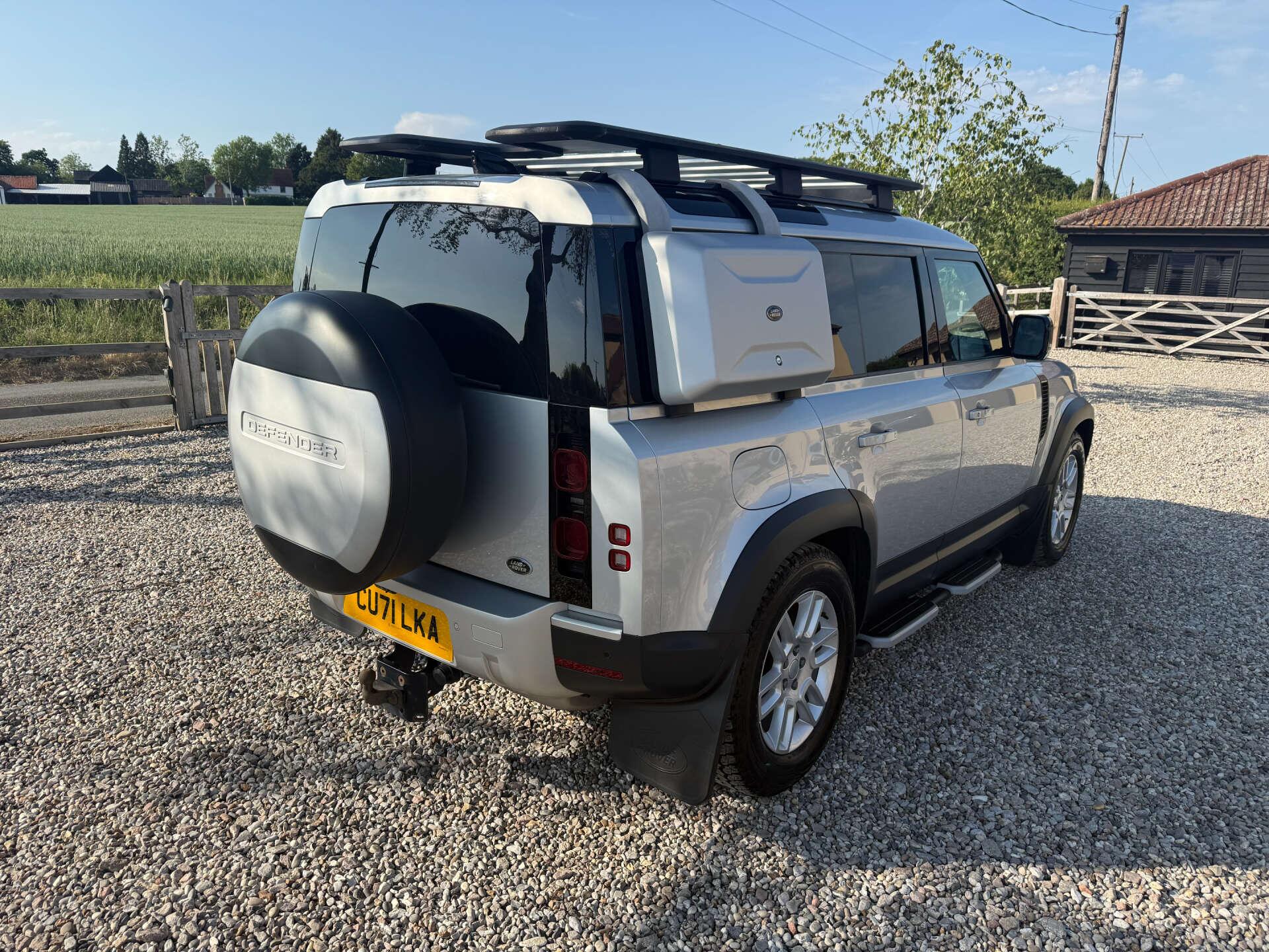 Land Rover Defender view 4