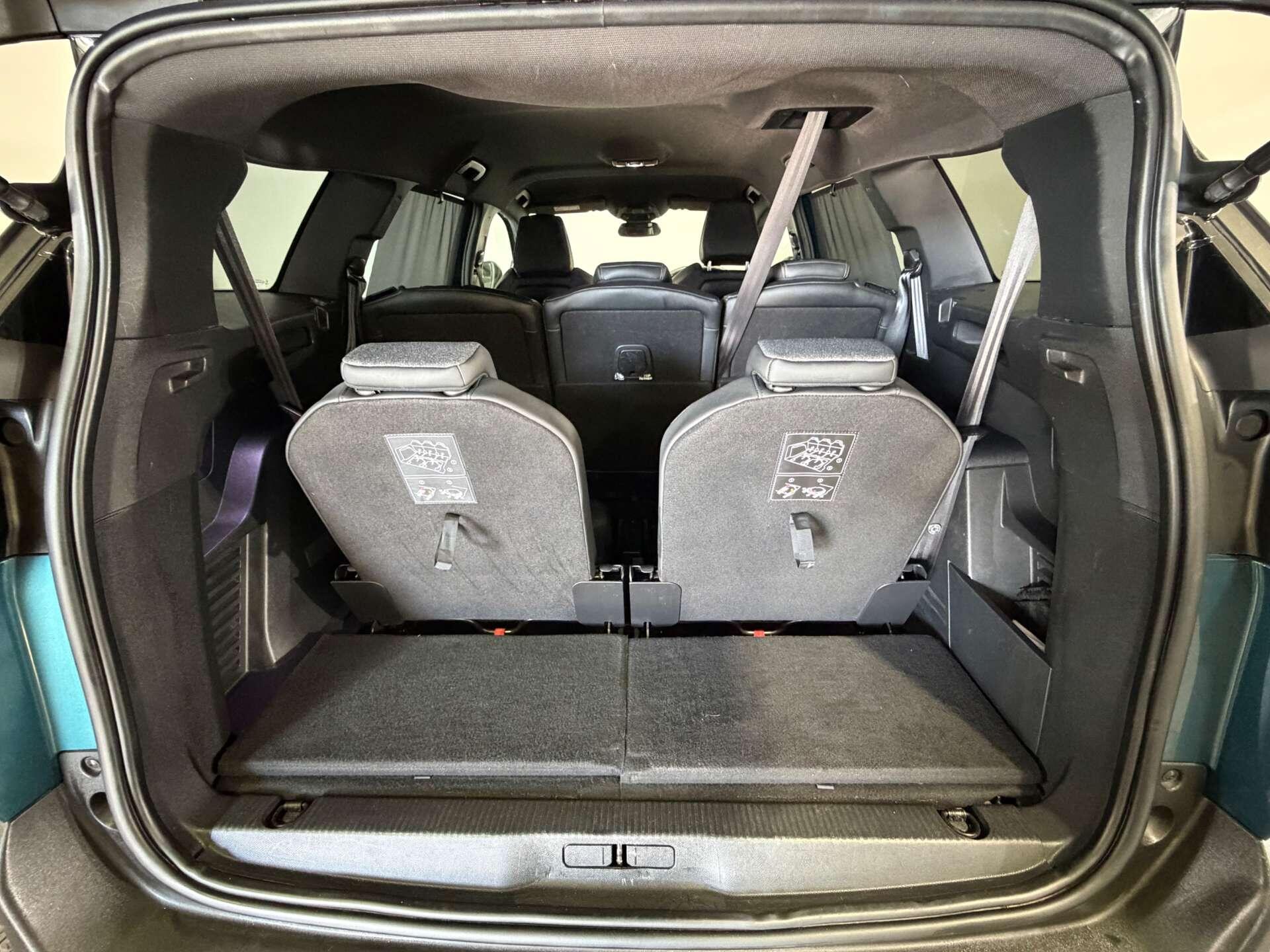 Peugeot 5008 view 18