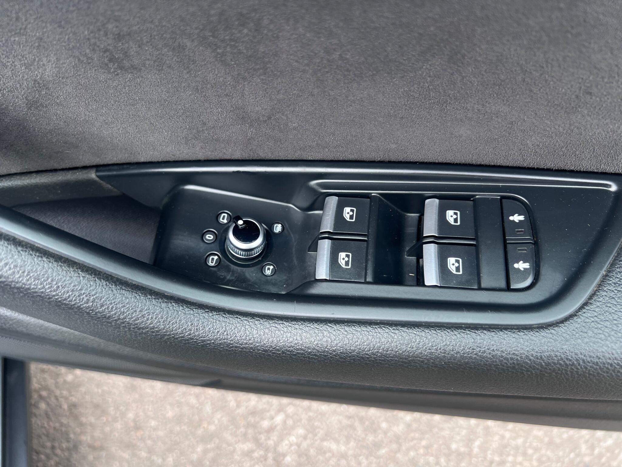 Audi A4 Avant view 30