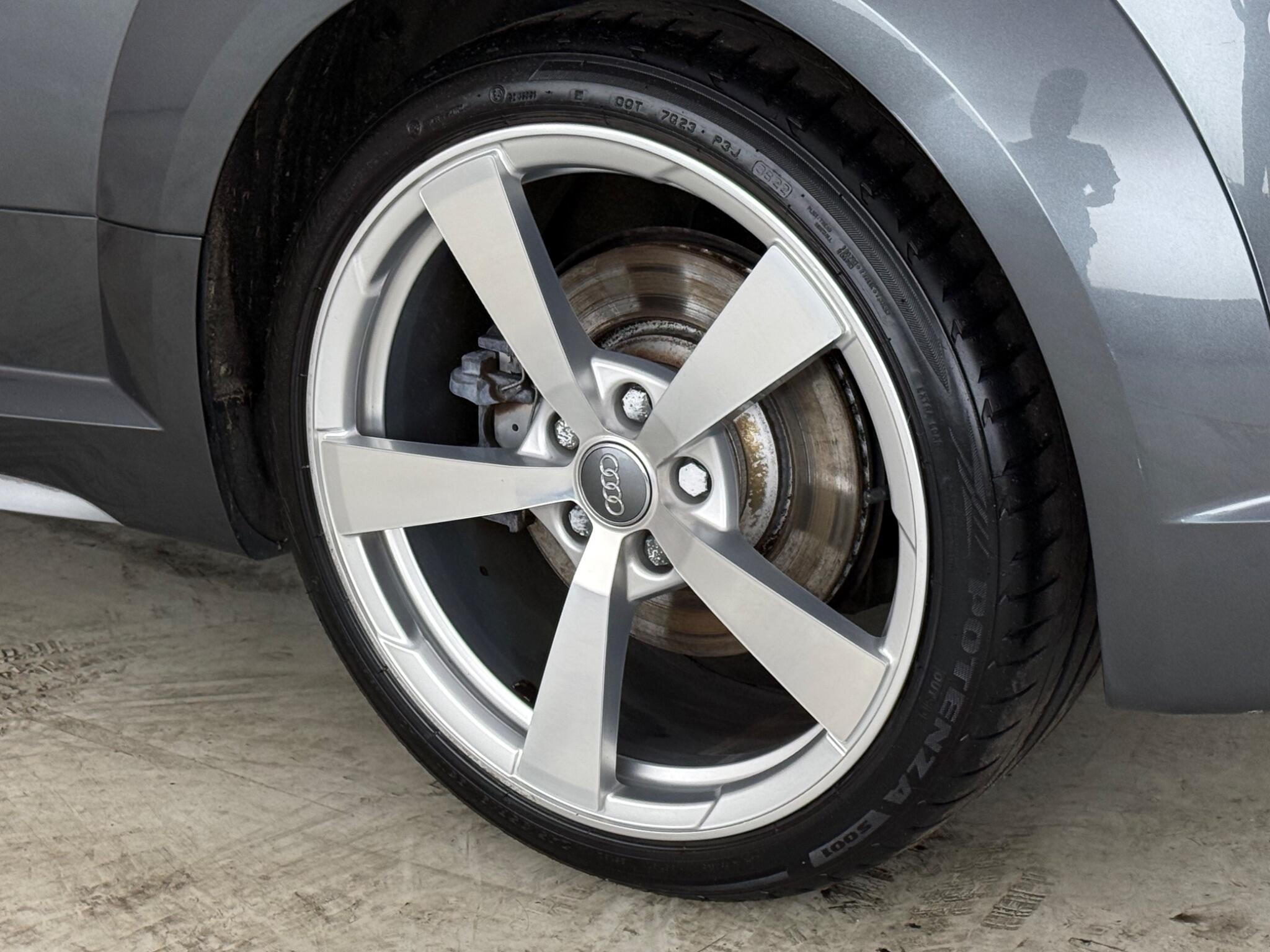 Audi TT view 11