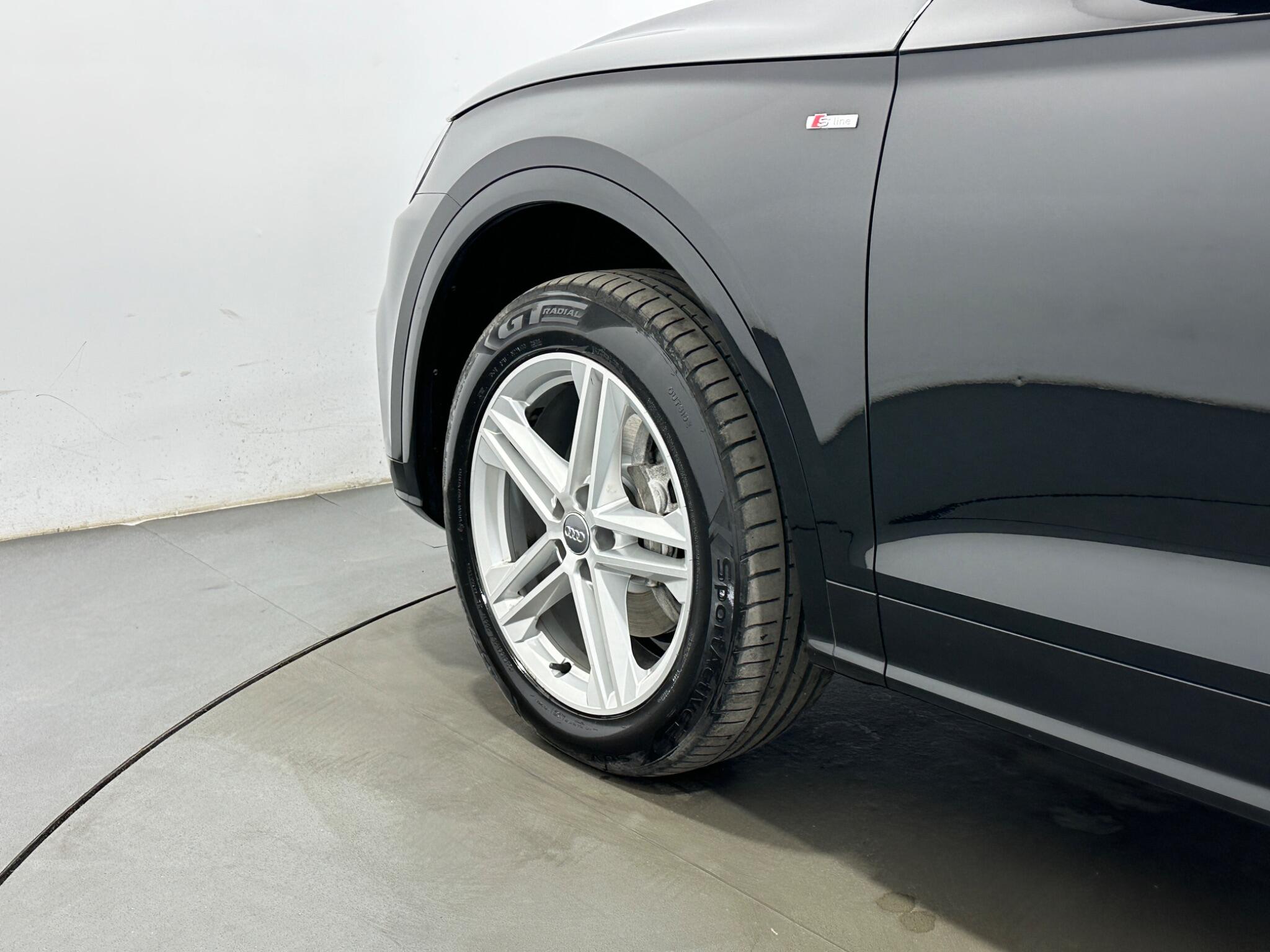 Audi Q5 view 52