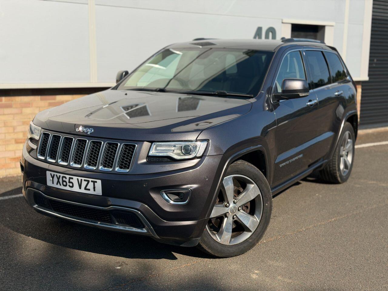 Jeep Grand Cherokee view 24