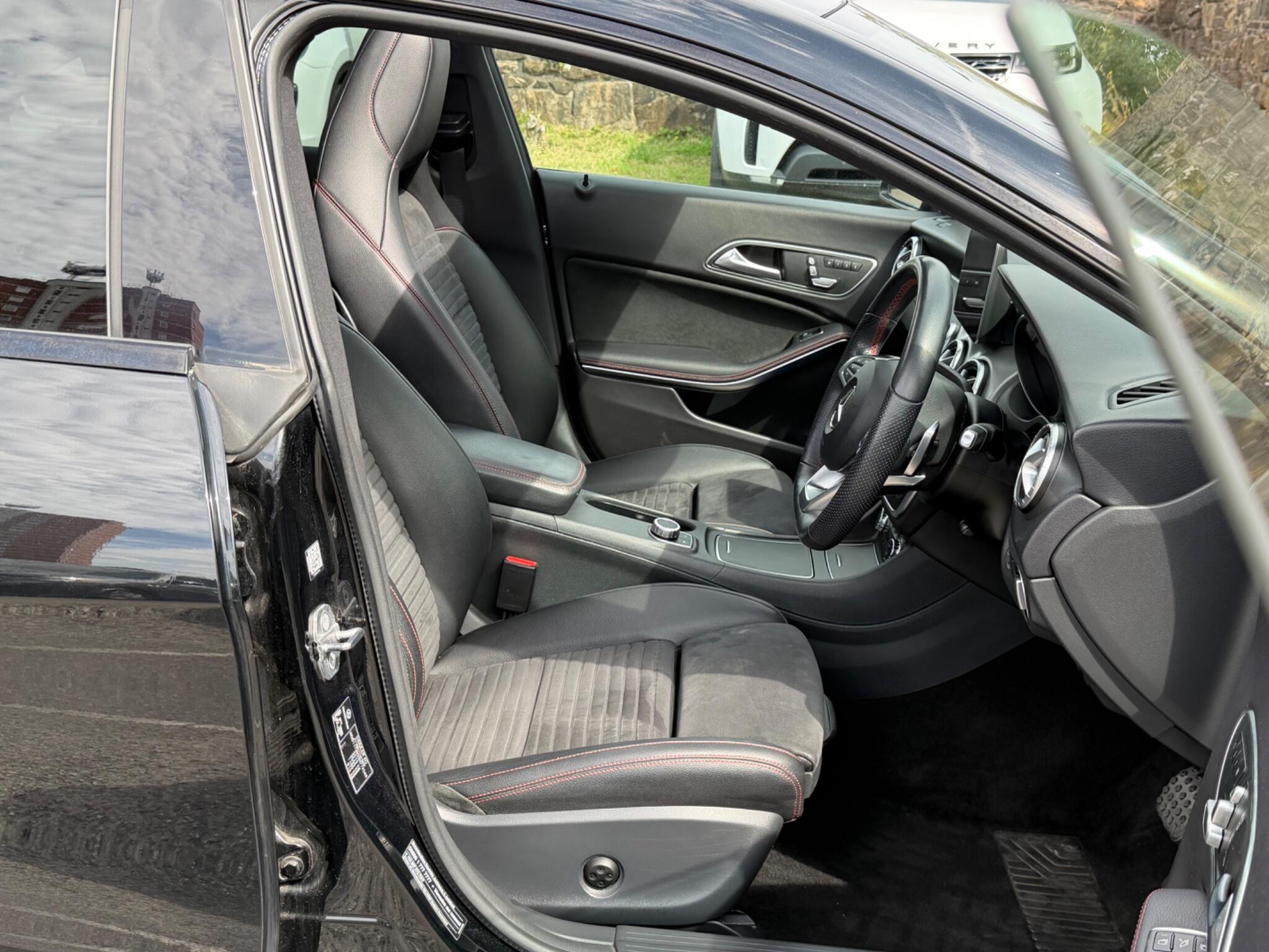 Mercedes-Benz Cla view 17