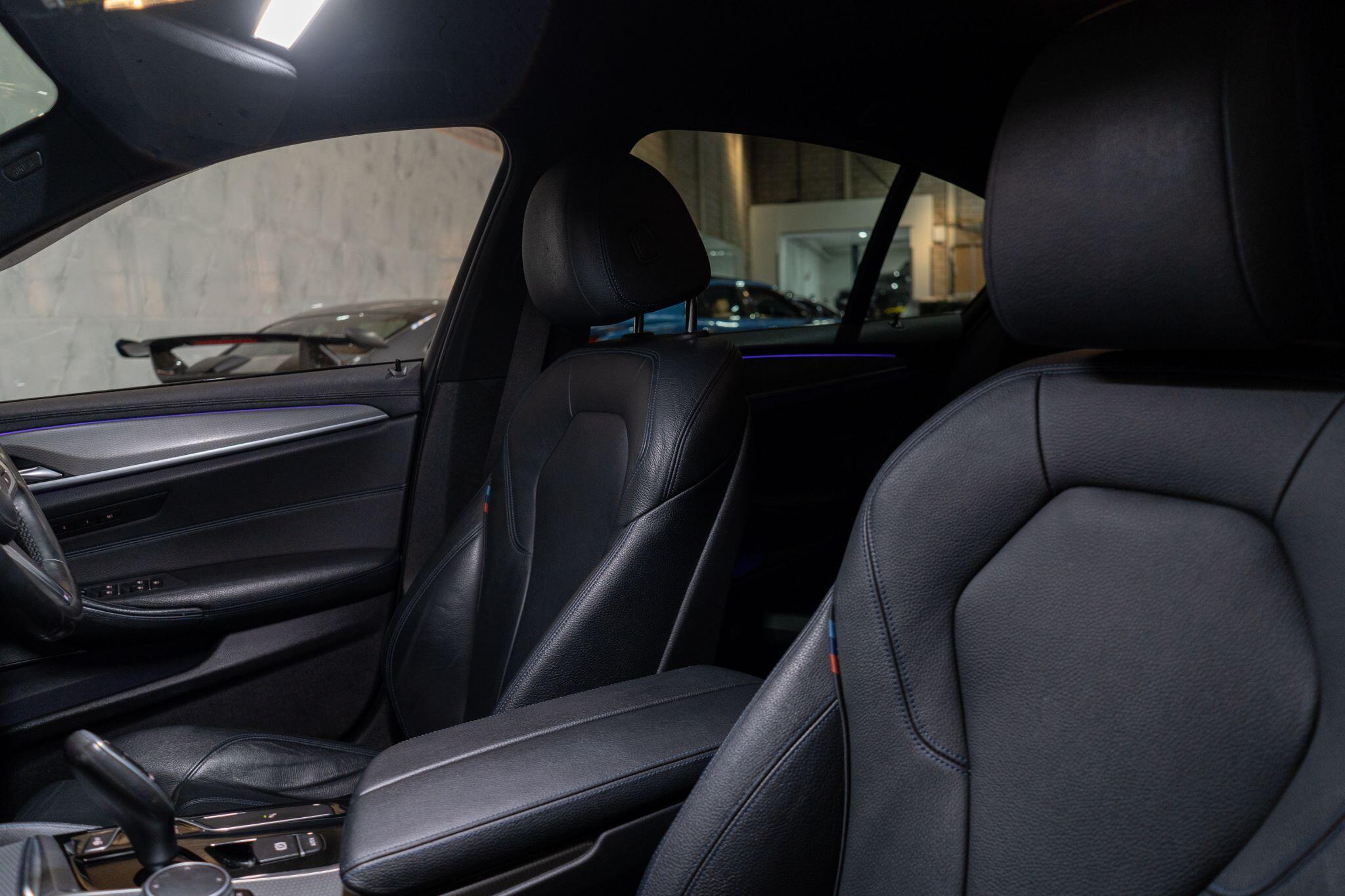BMW 5 Series view 31