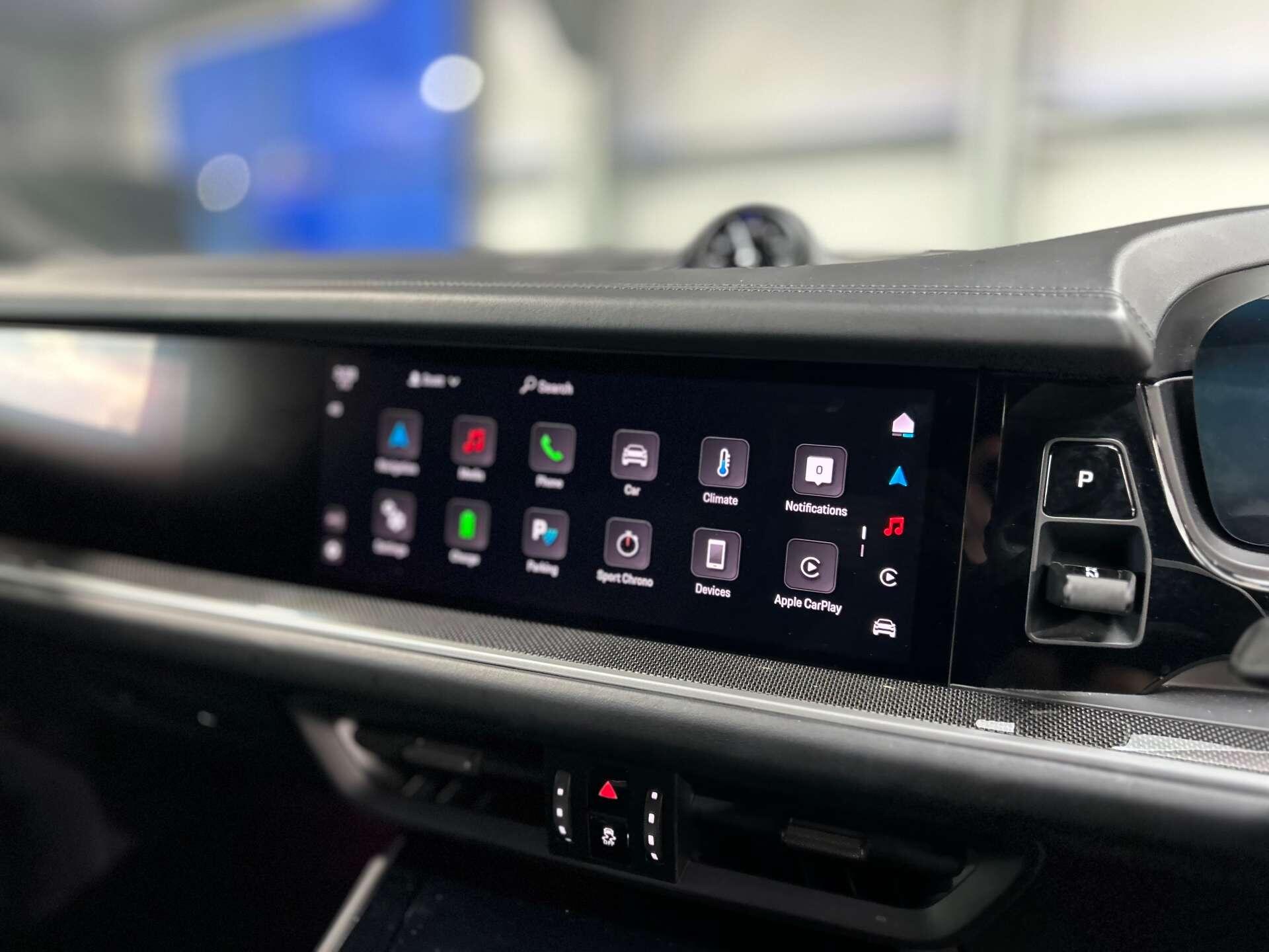 Porsche Cayenne view 27