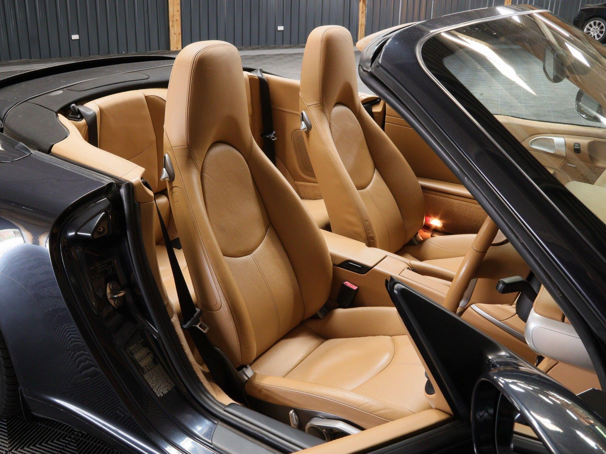 Porsche 911 view 13