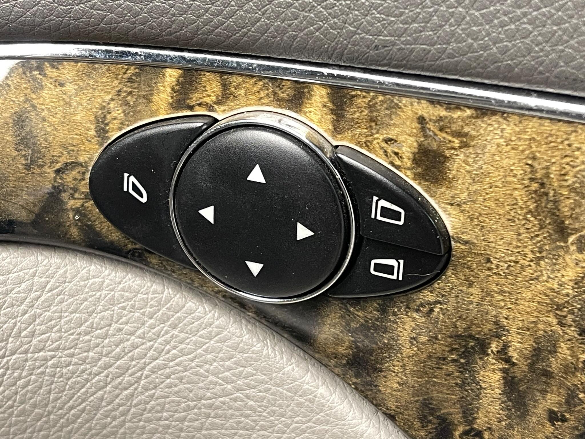 Mercedes-Benz E-Class view 16