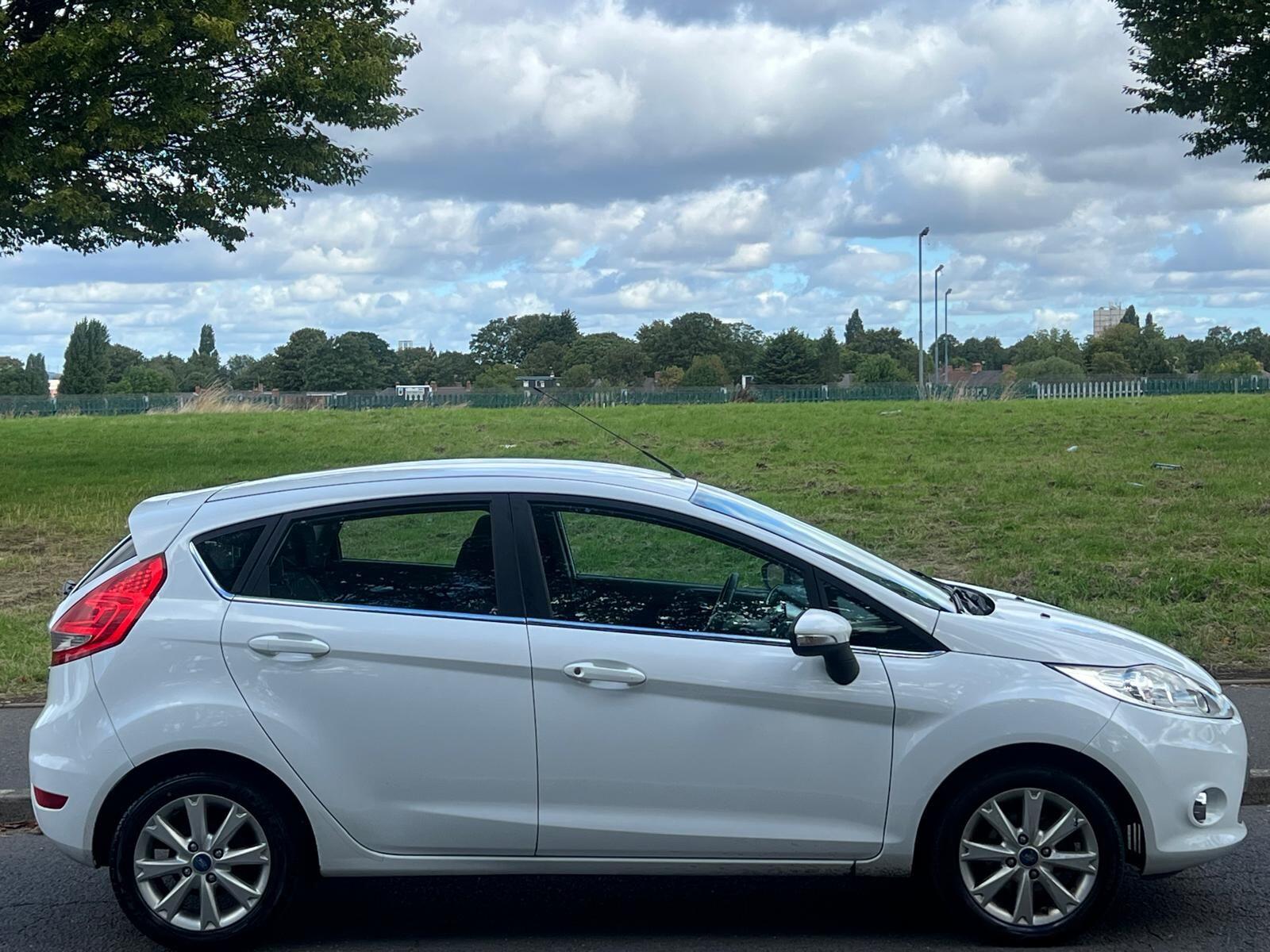 Ford Fiesta view 6