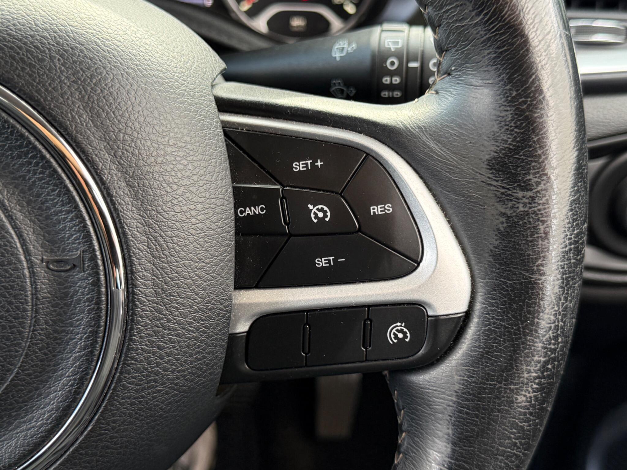 Jeep Renegade - Image 65