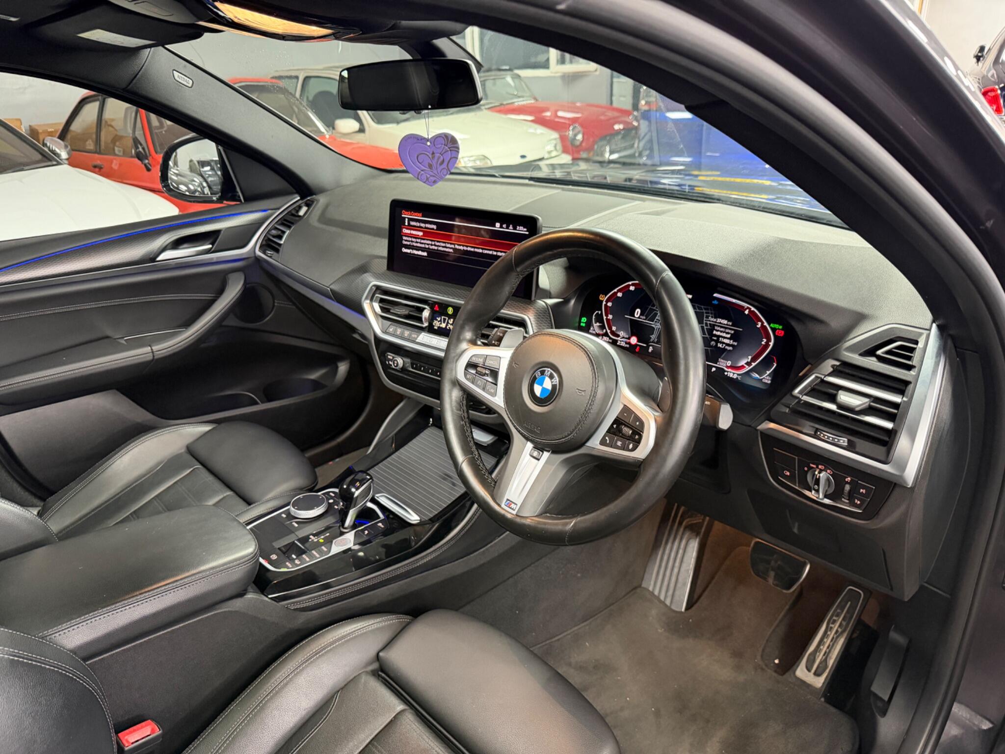 BMW X4 view 11