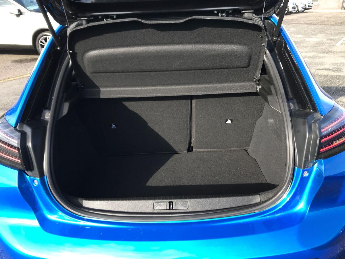 Peugeot 208 view 8