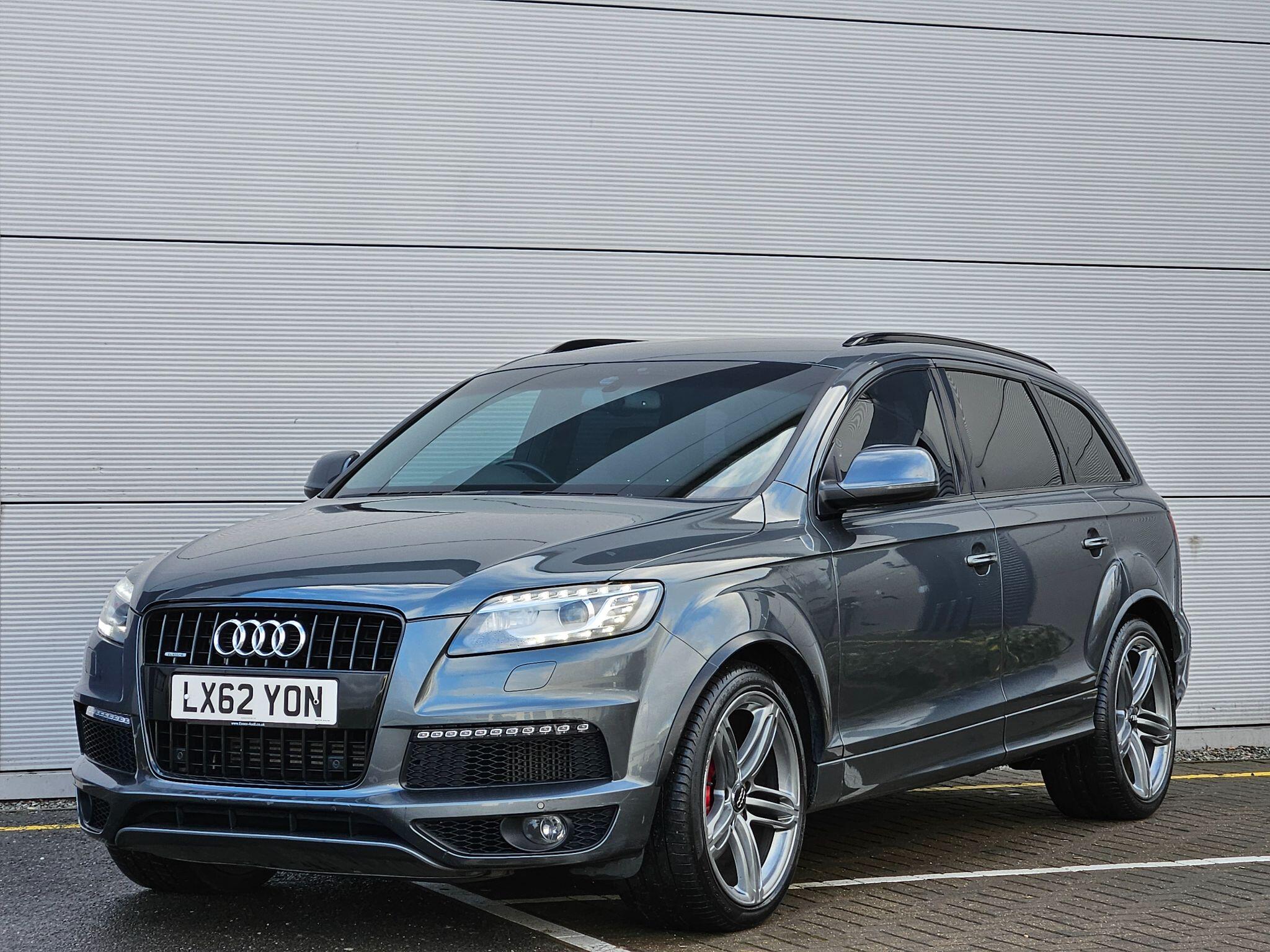 Audi Q7 view 4