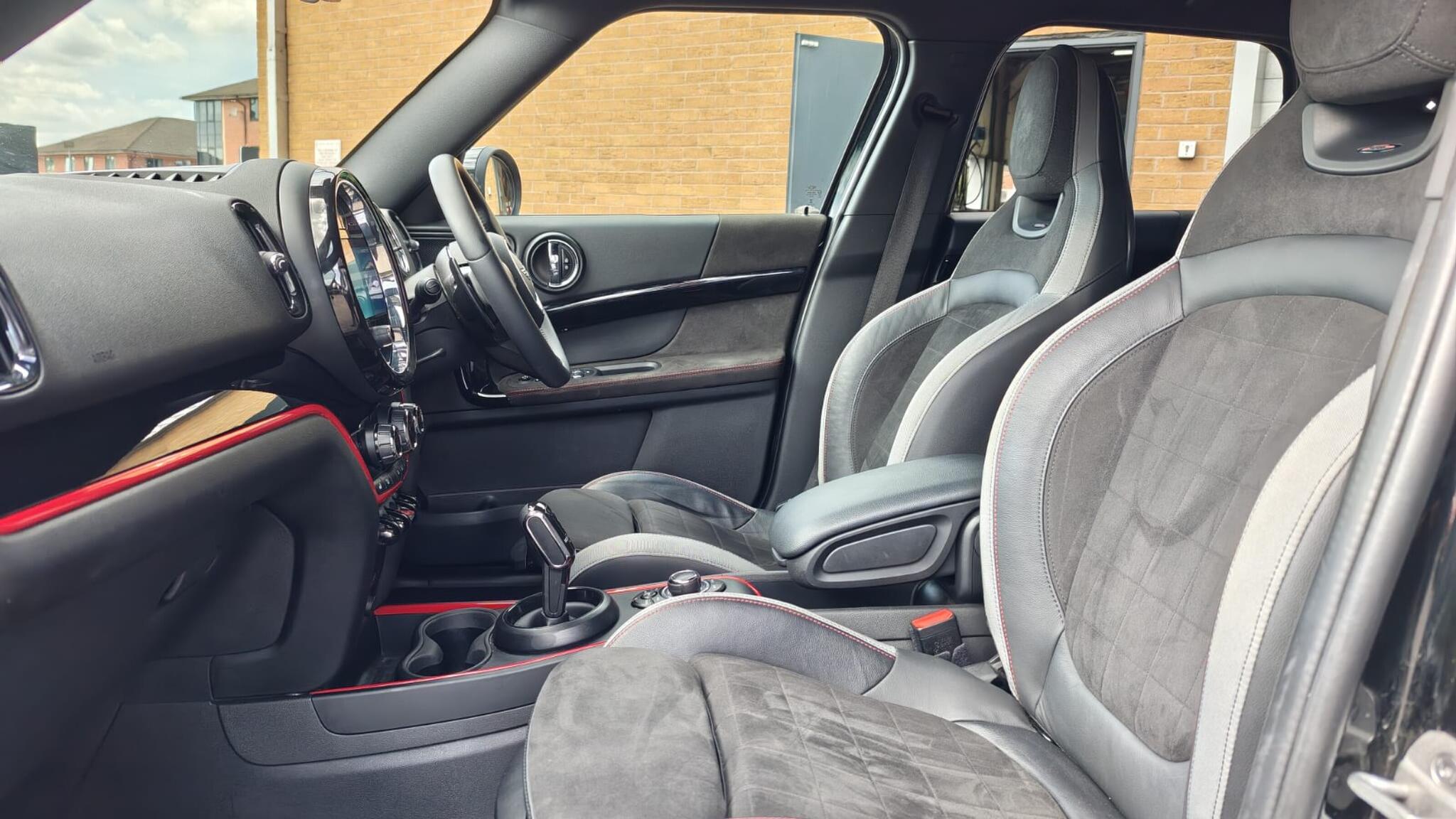 Mini Countryman view 21