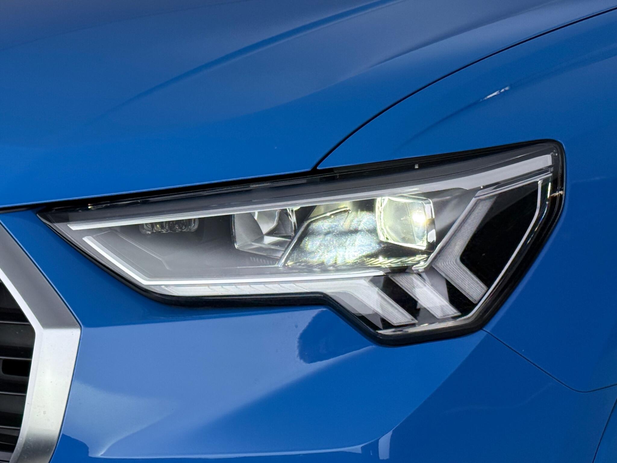 Audi Q3 view 13