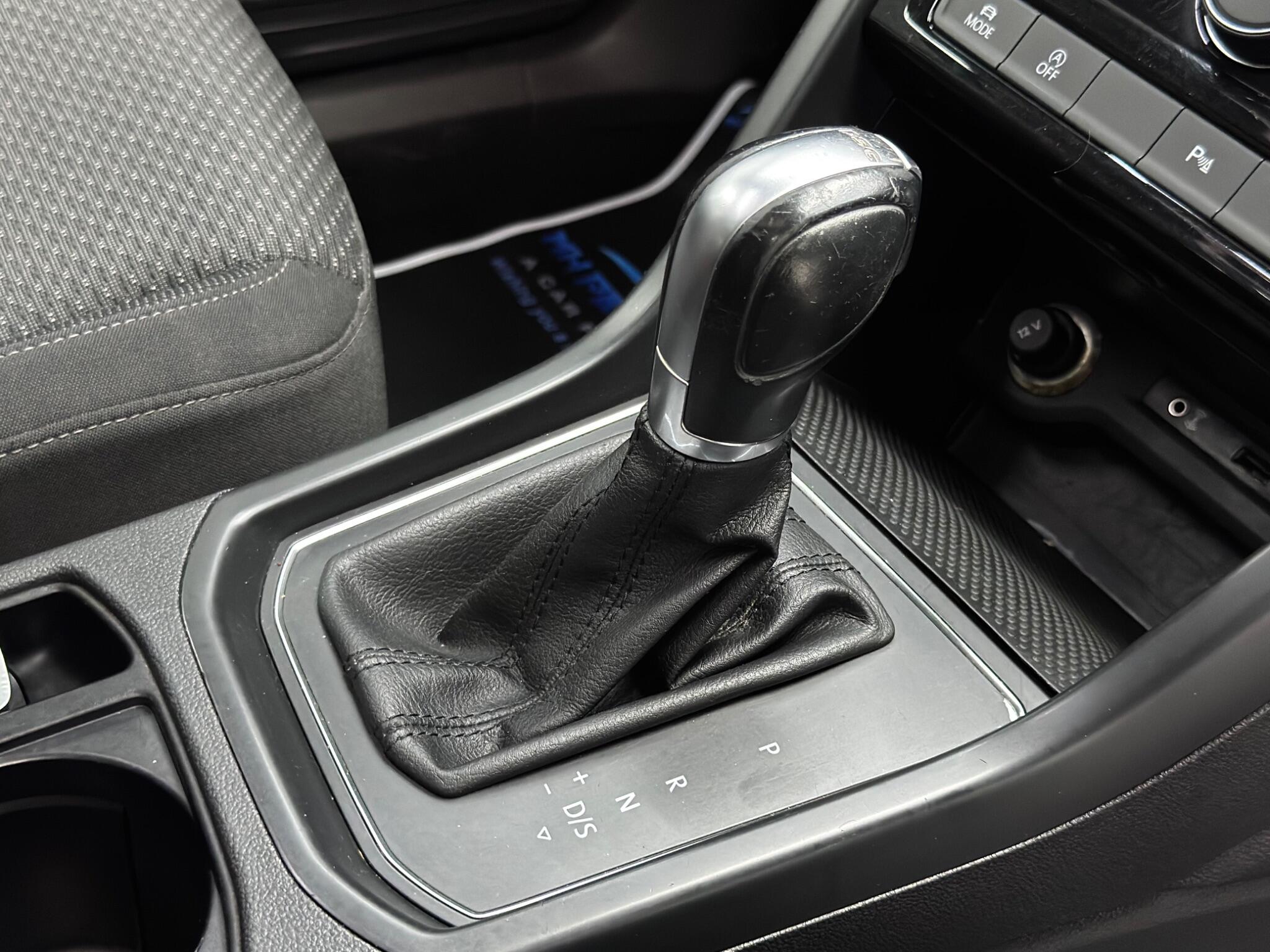 Volkswagen Touran view 8