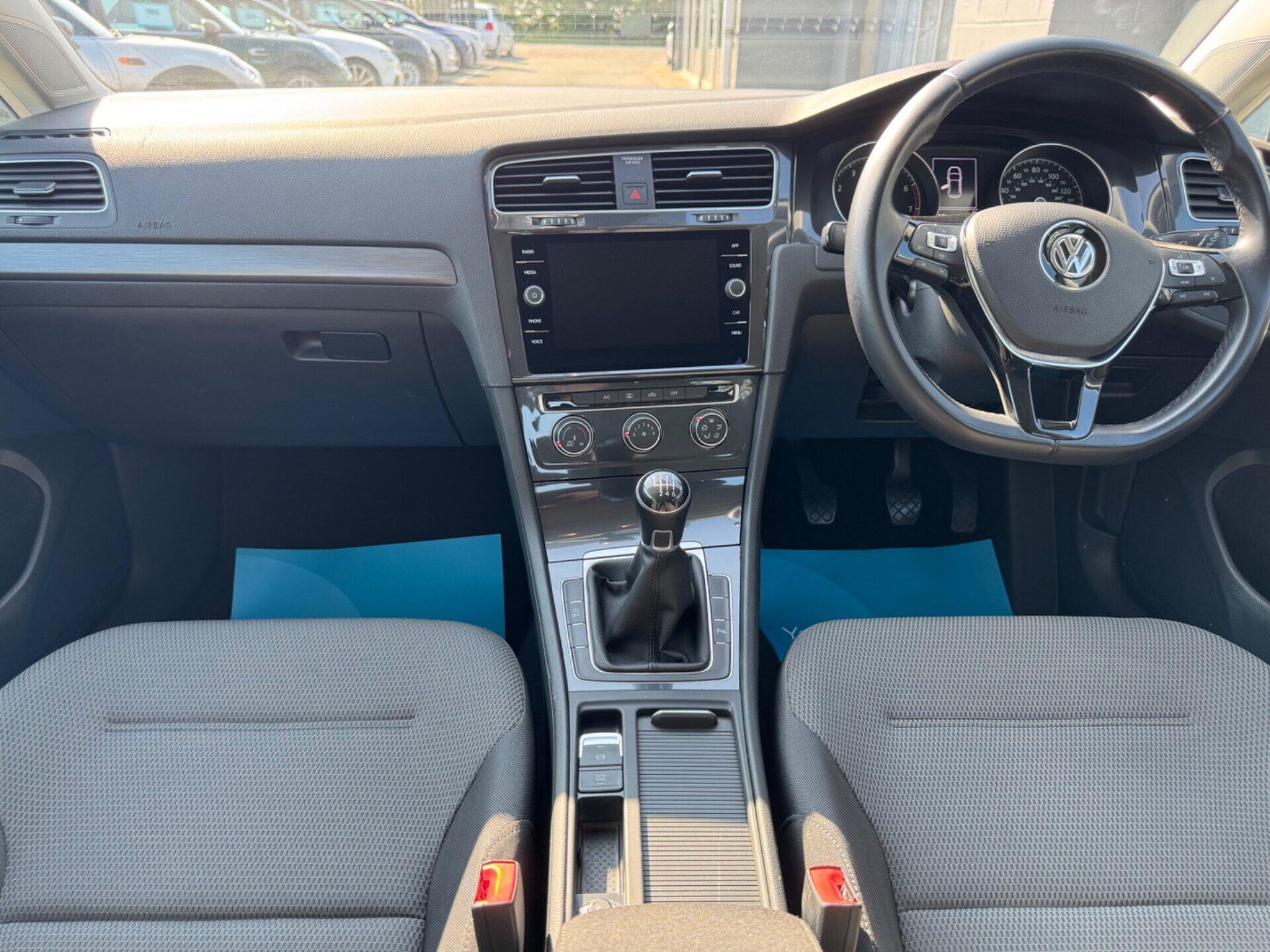 Volkswagen Golf view 42