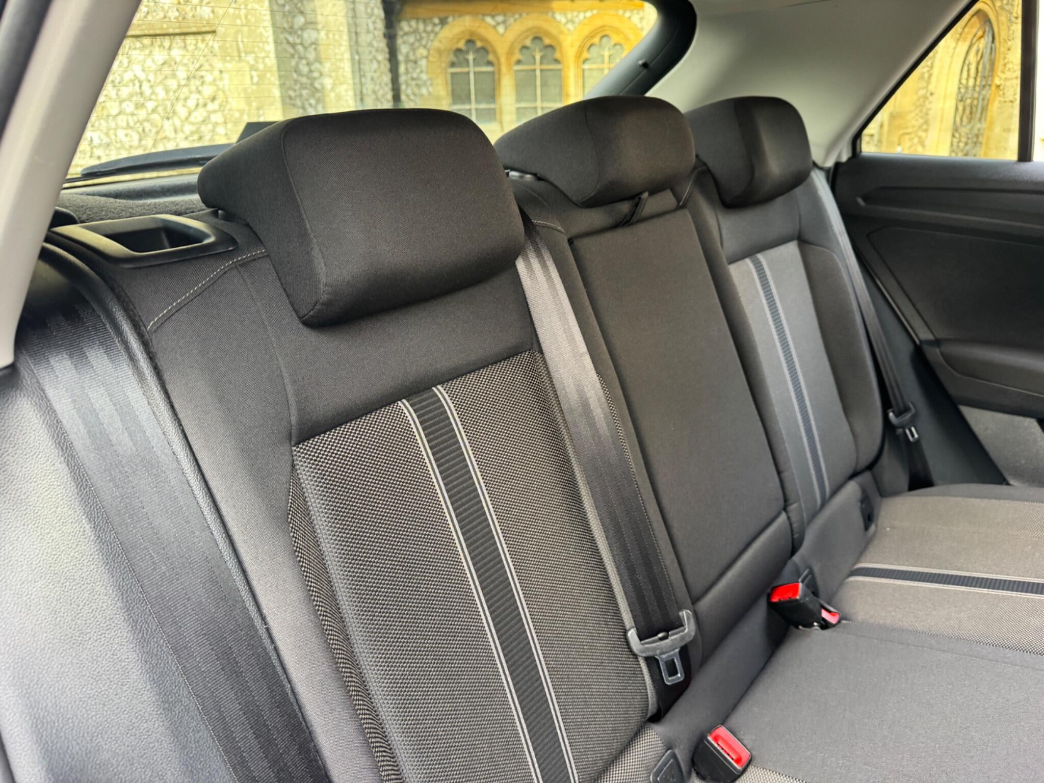 Volkswagen T-Roc view 34