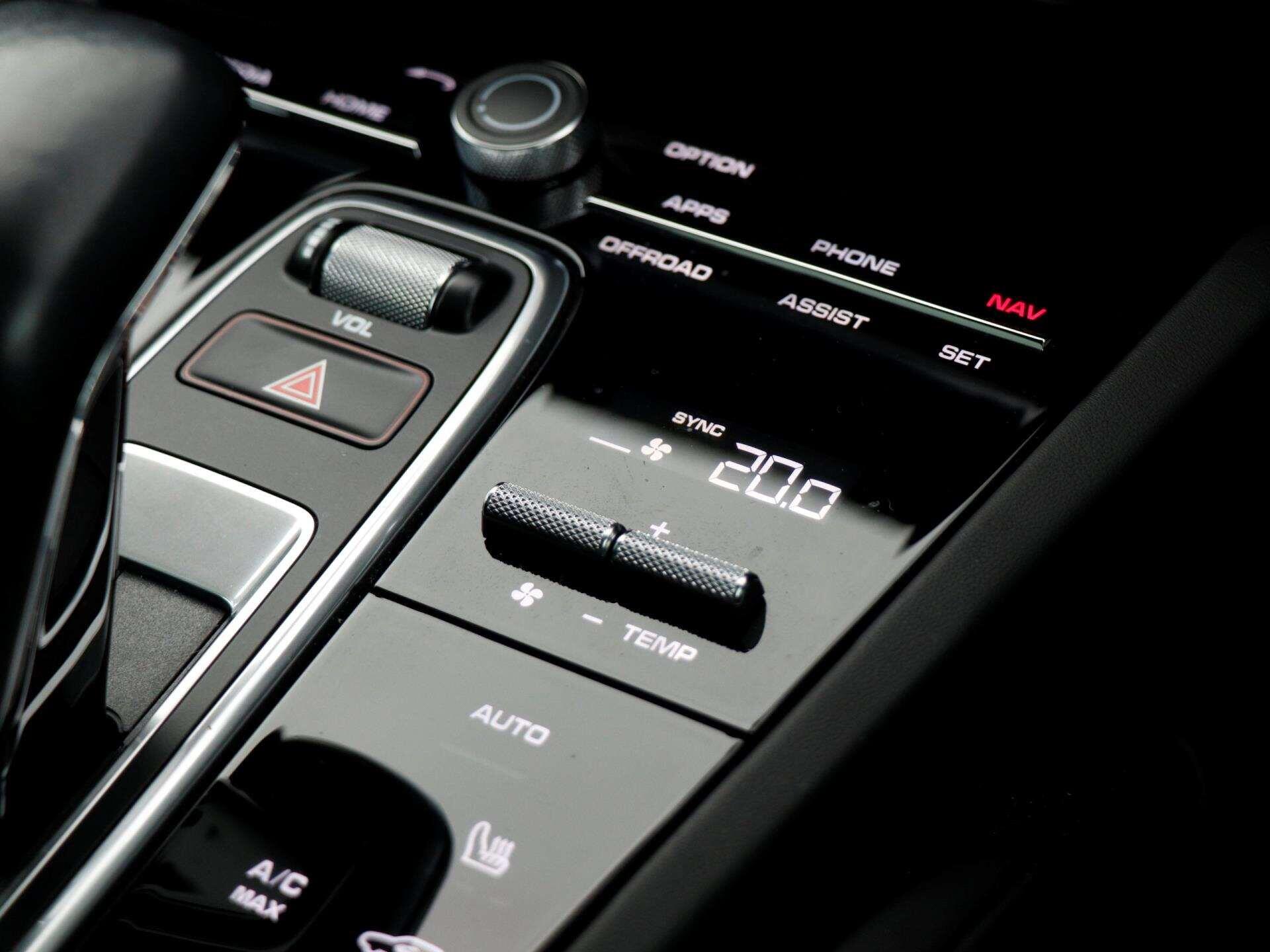 Porsche Cayenne view 17