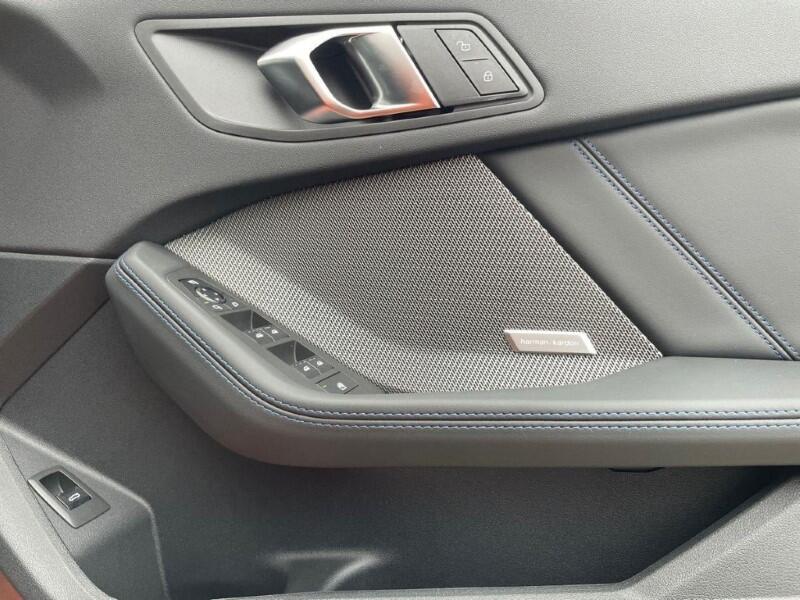 BMW 1 Series view 21