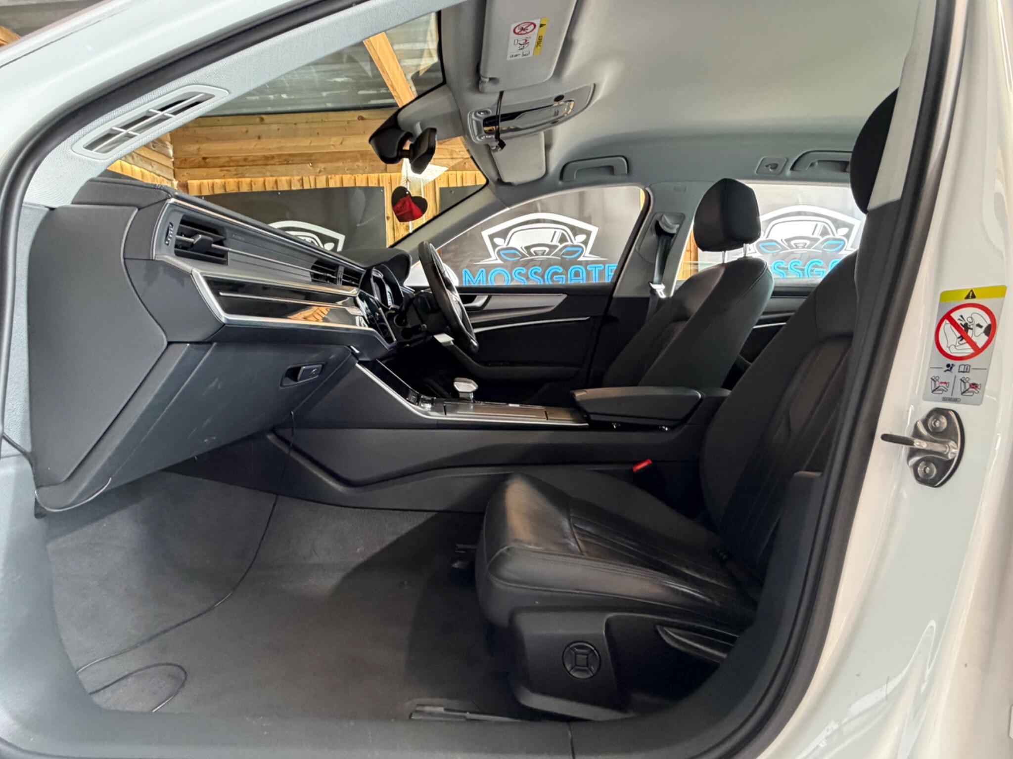 Audi A6 view 19