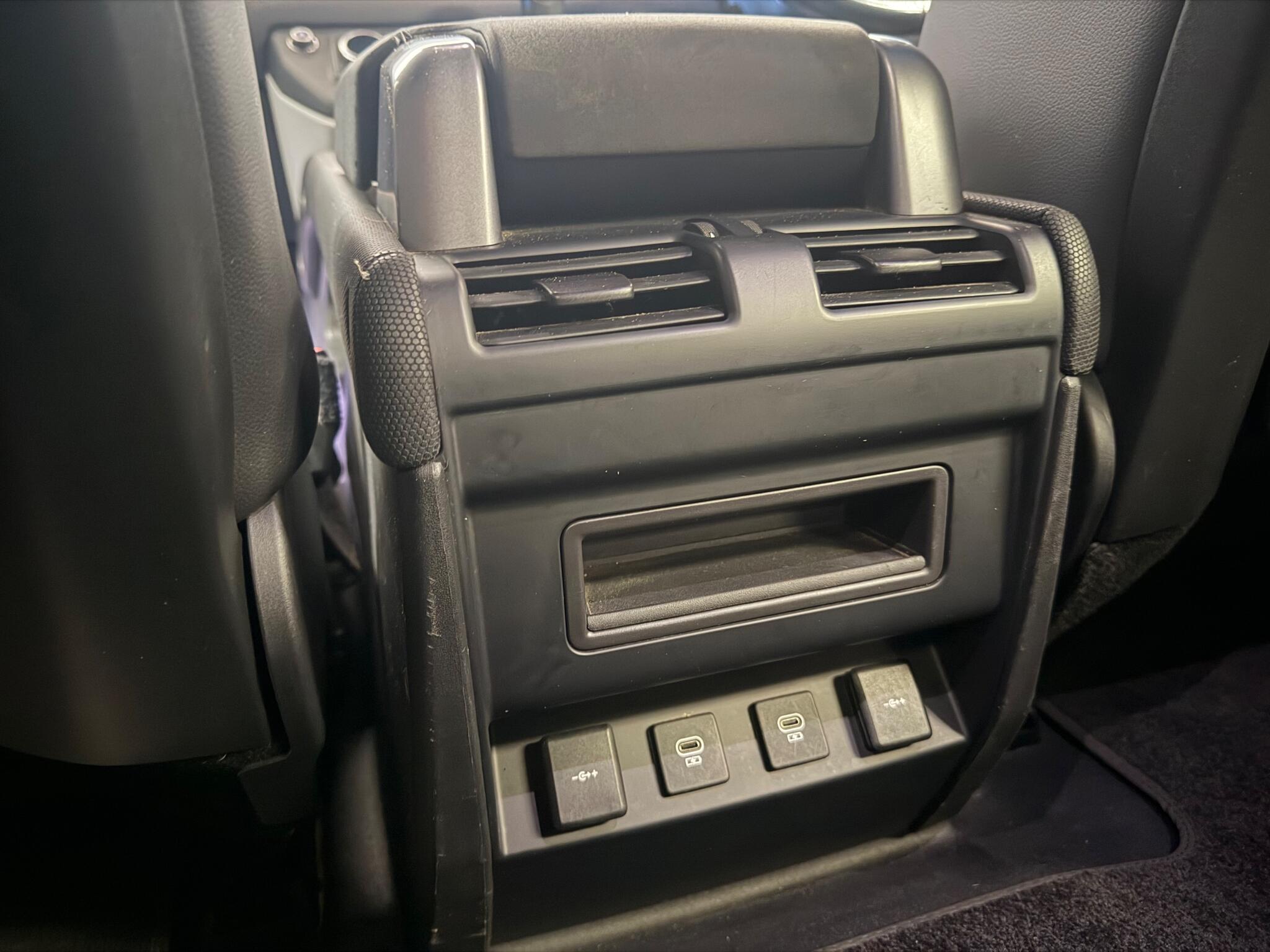 Land Rover Defender view 58