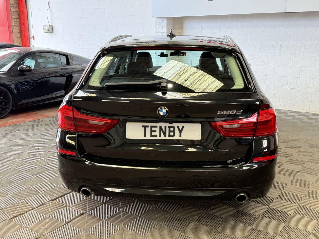 BMW 5 Series view 8