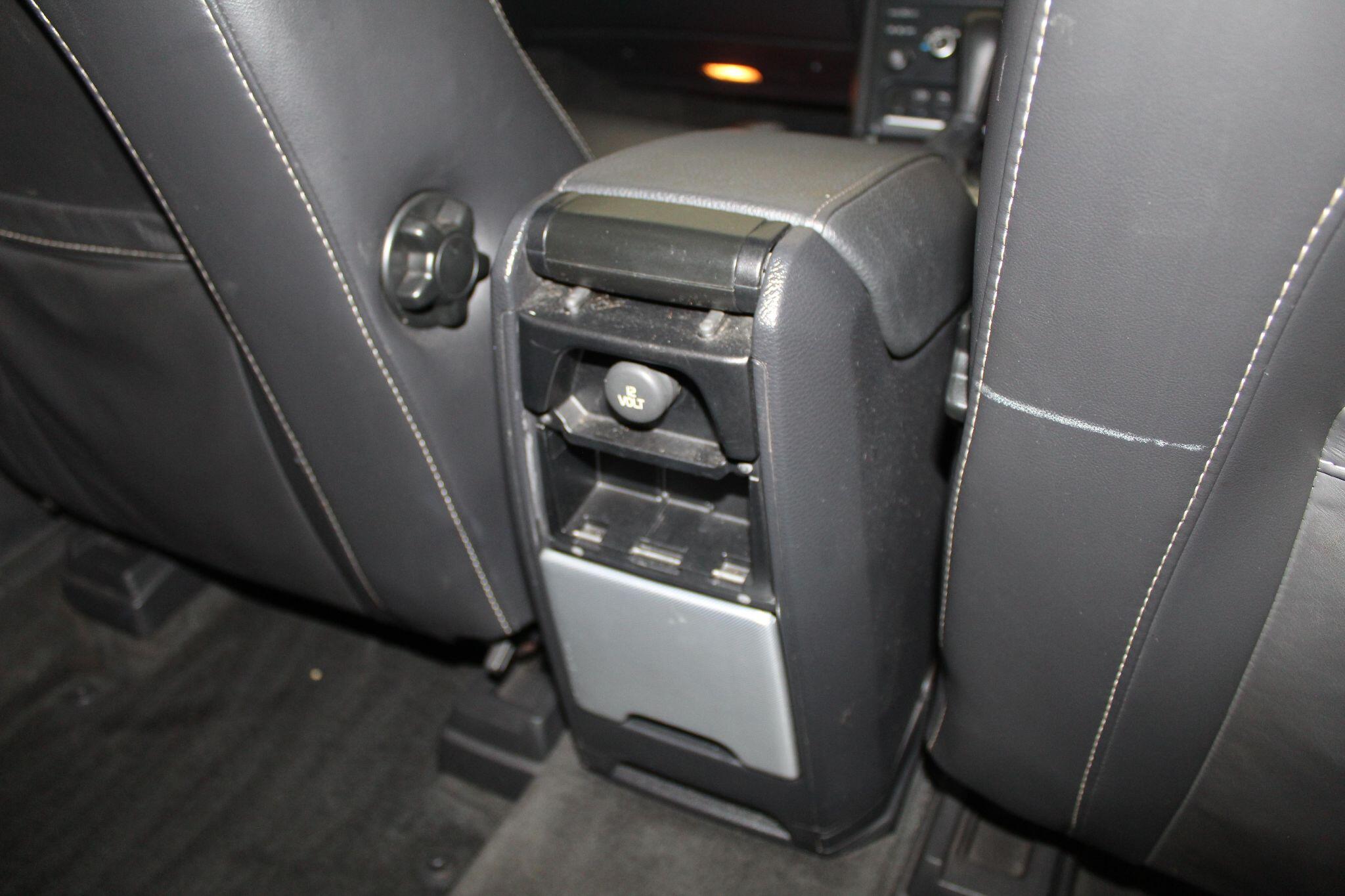 Volvo XC90 view 50