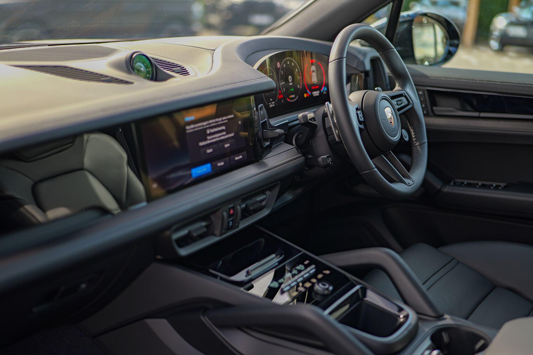 Porsche Cayenne view 23
