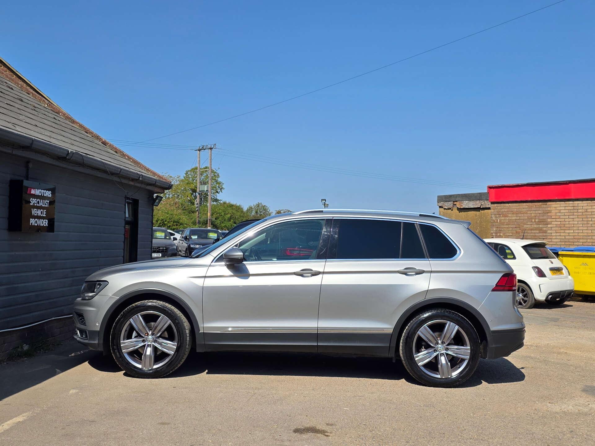 Volkswagen Tiguan view 8