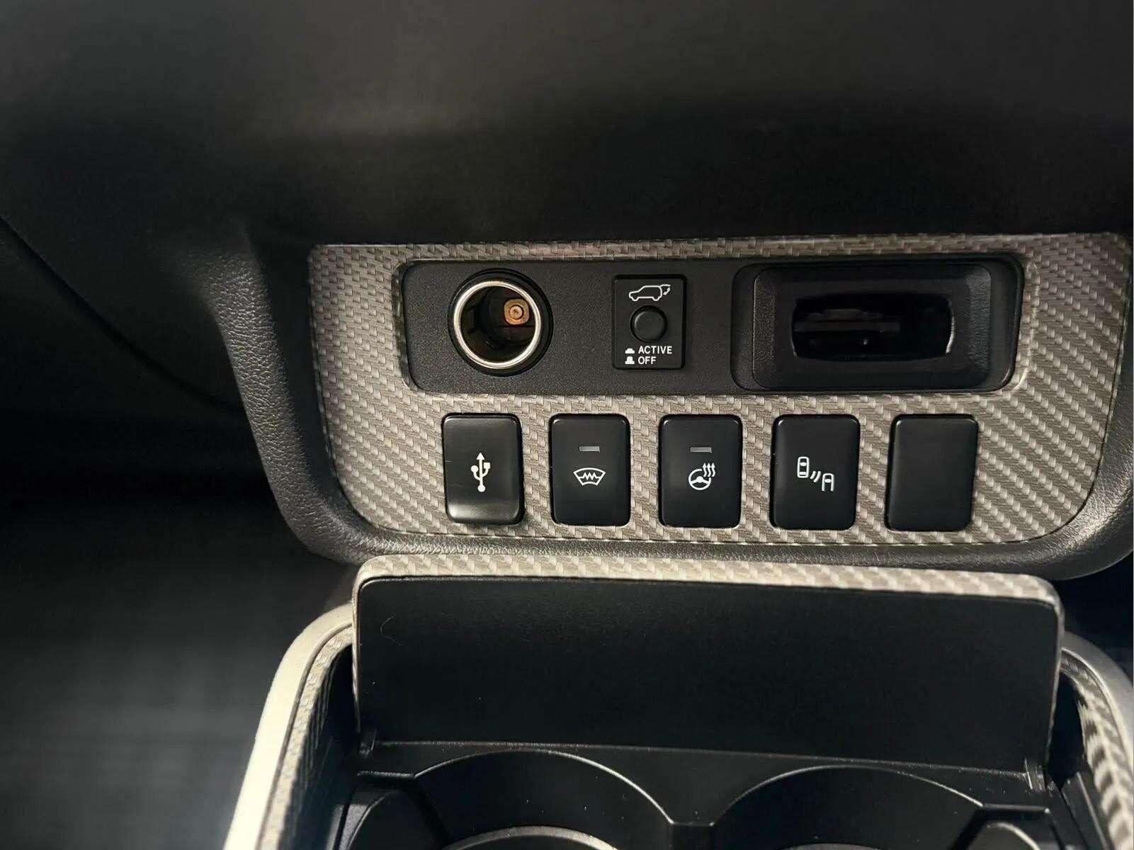Mitsubishi Outlander view 45