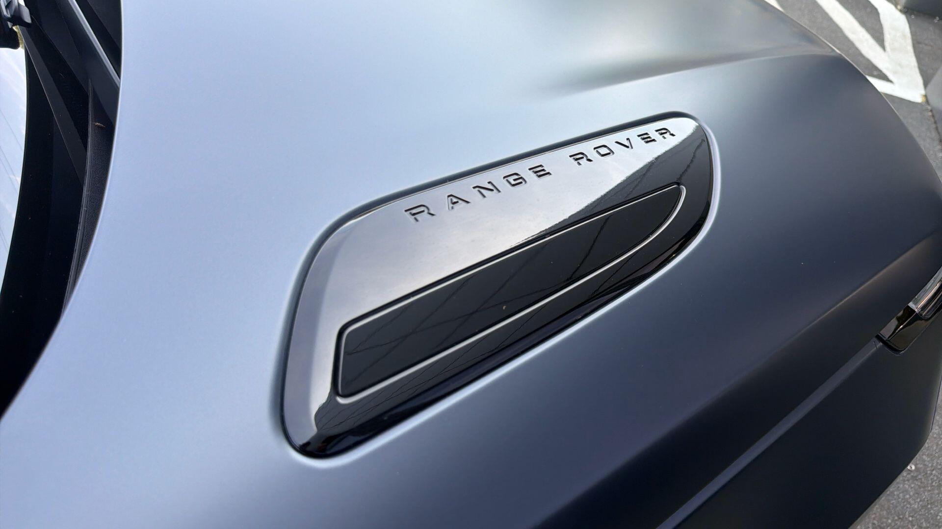 Land Rover Range Rover Velar view 32