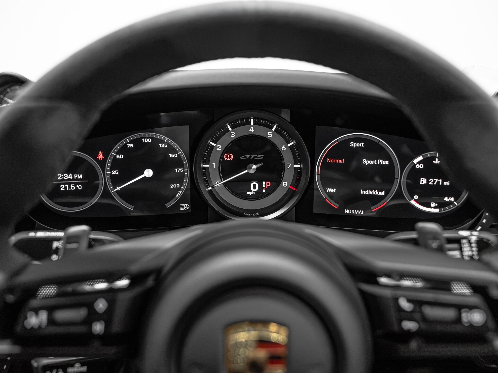 Porsche 911 view 18