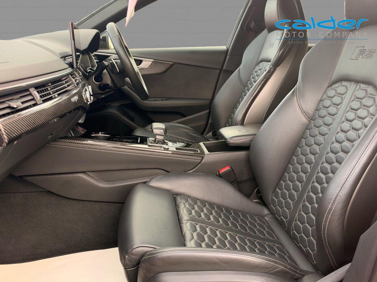 Audi RS4 view 16