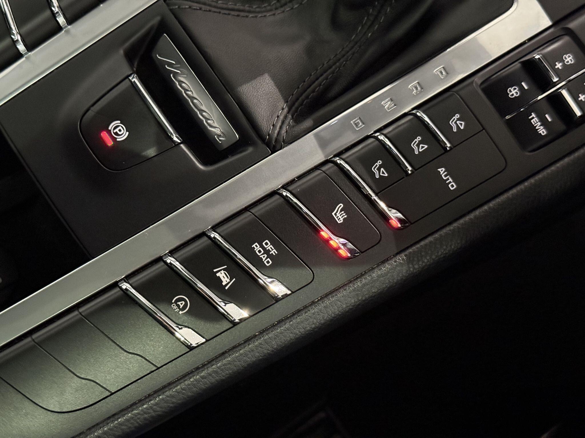 Porsche Macan view 73