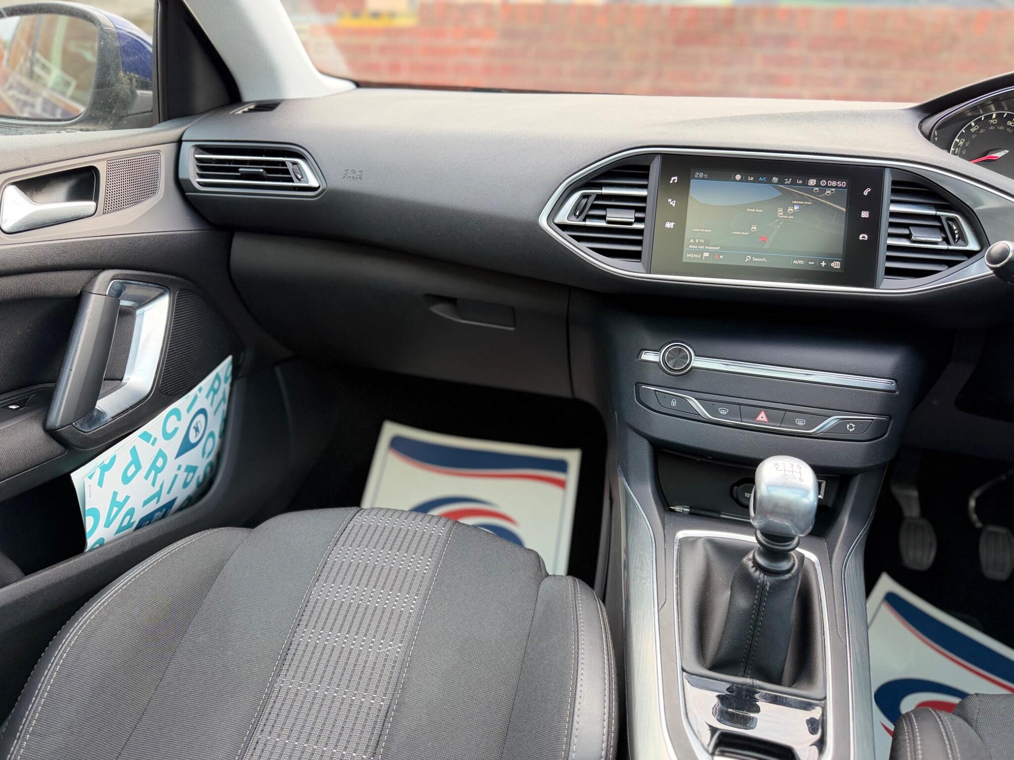 Peugeot 308 view 17