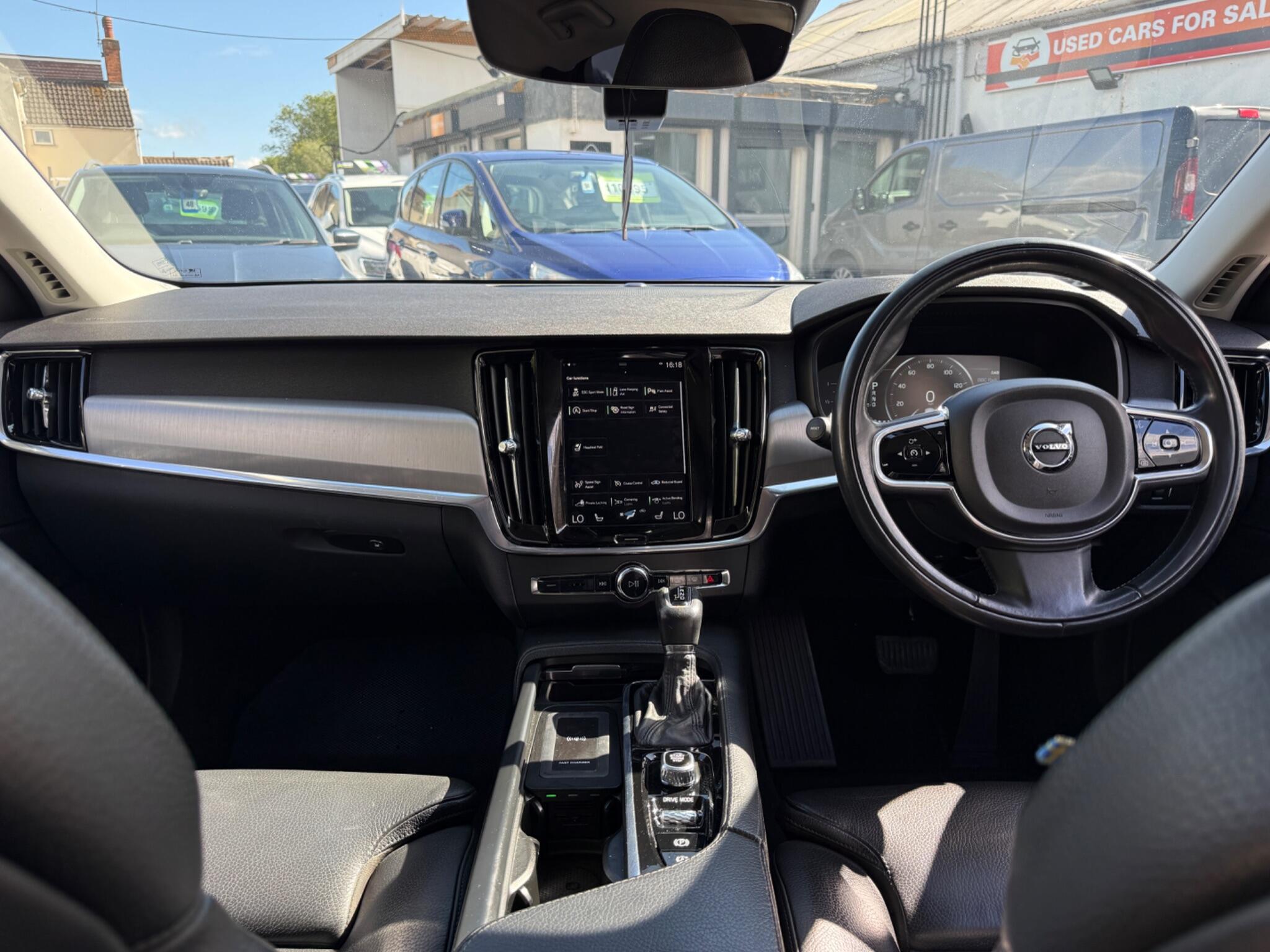 Volvo S90 - Image 60