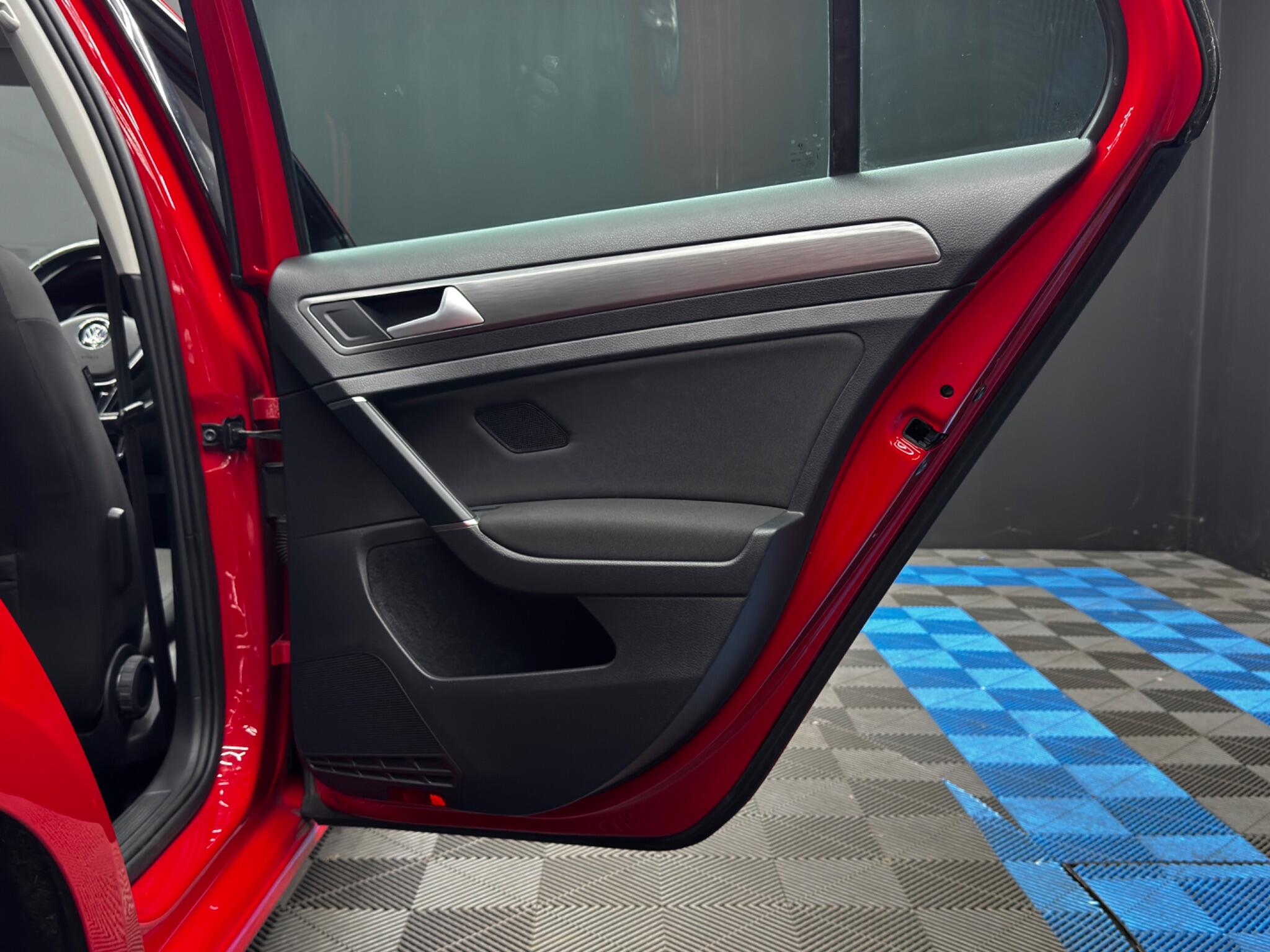 Volkswagen Golf view 41